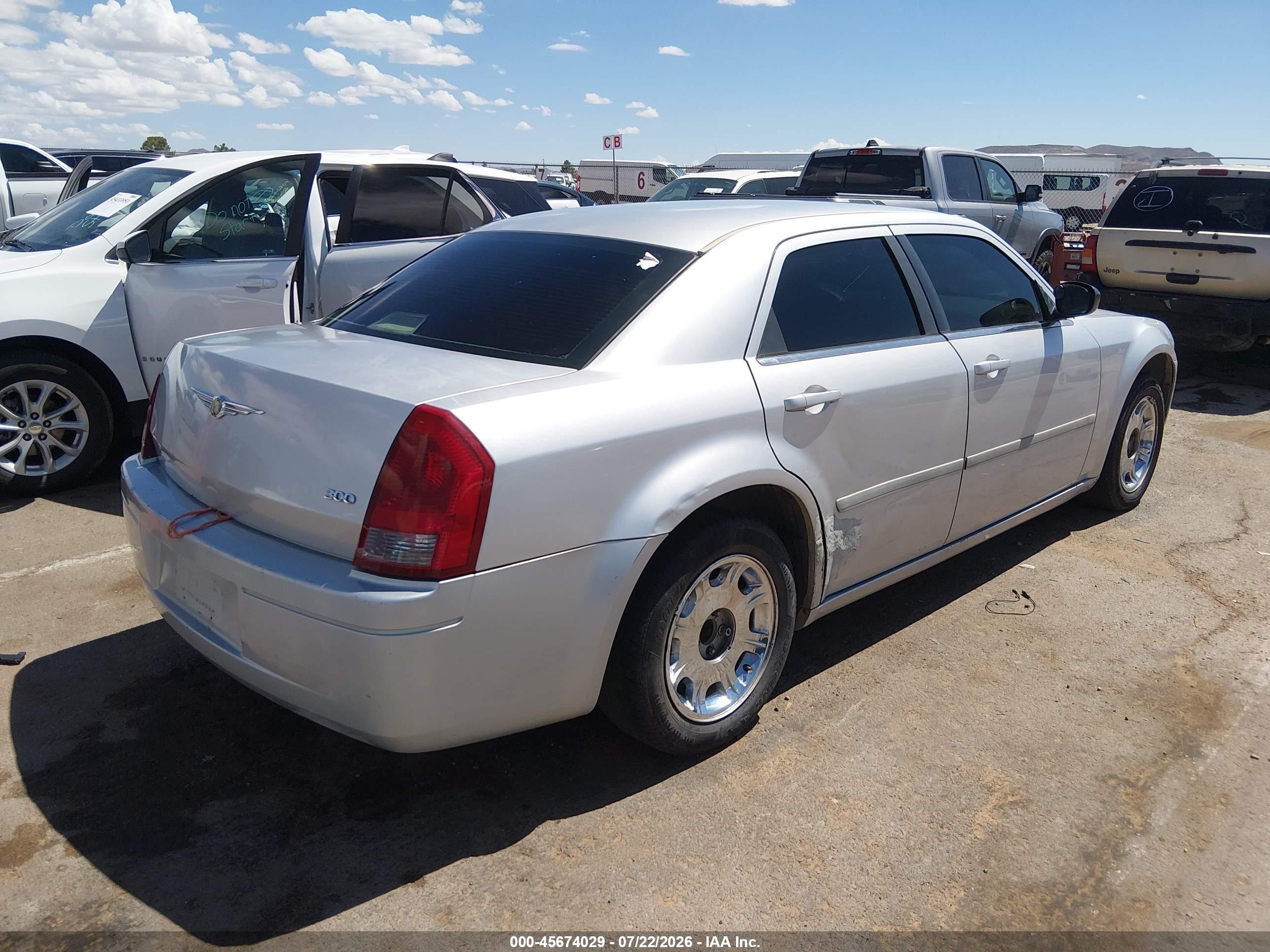 2006 Chrysler 300   Silver vin: 2C3KA43RX6H317820