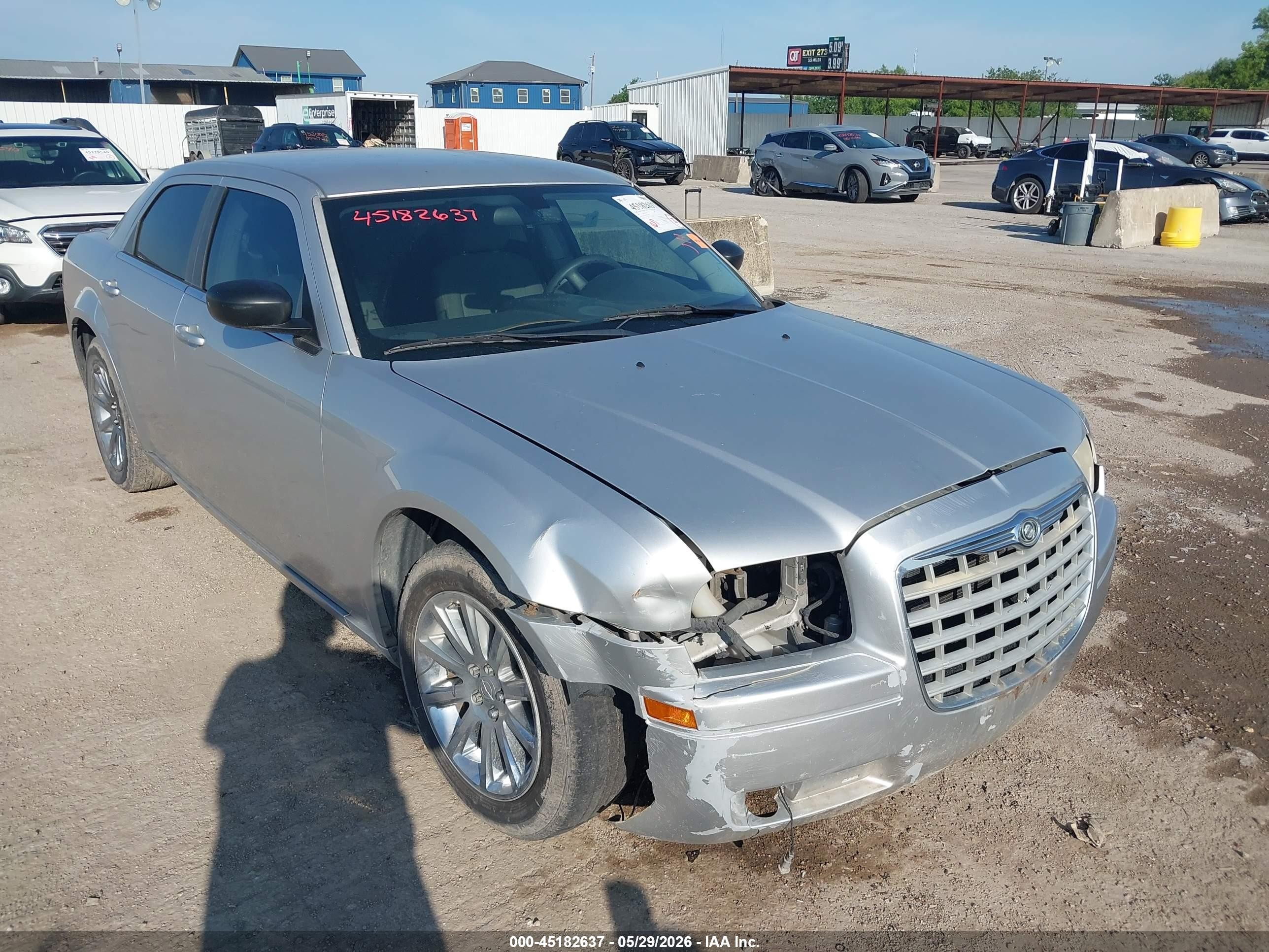 2007 Chrysler 300   Silver vin: 2C3KA43RX7H784849