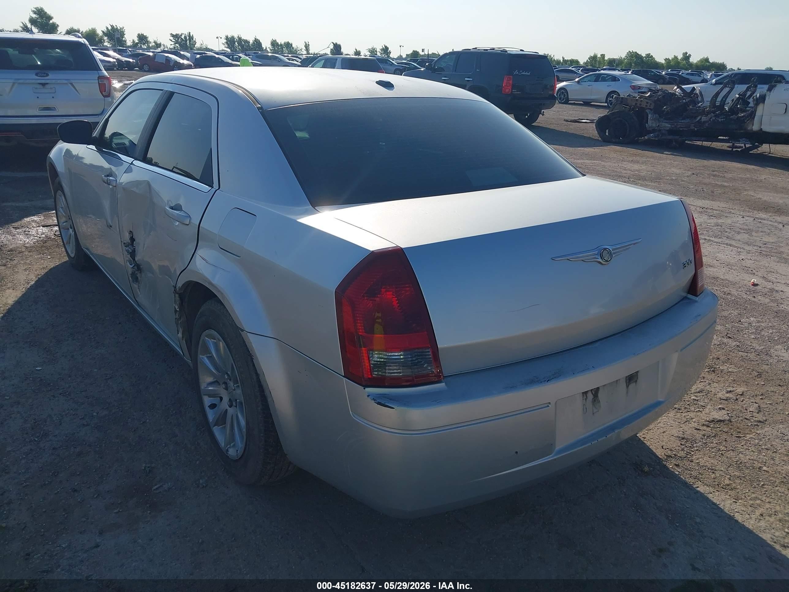 2007 Chrysler 300   Silver vin: 2C3KA43RX7H784849