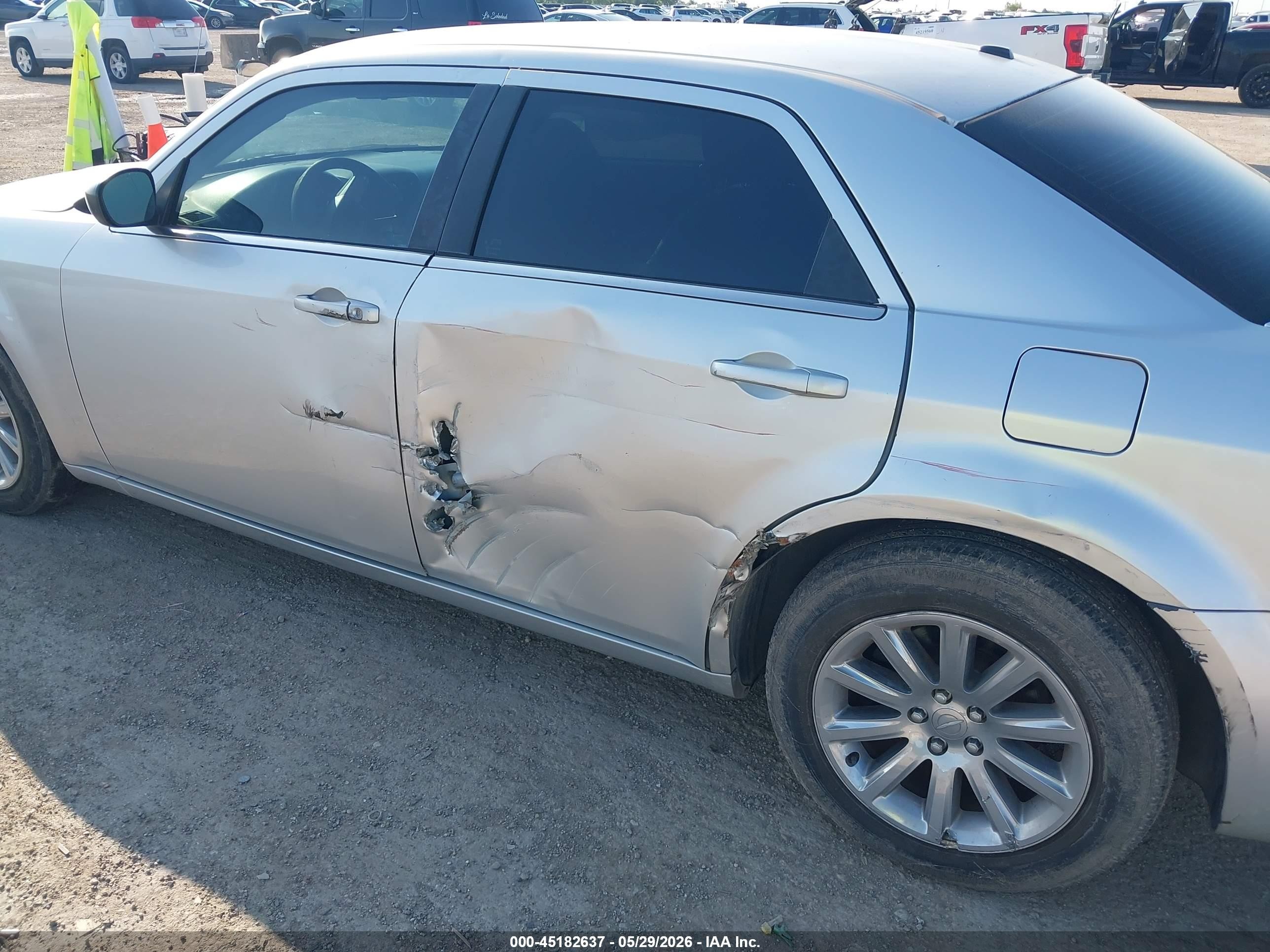 2007 Chrysler 300   Silver vin: 2C3KA43RX7H784849