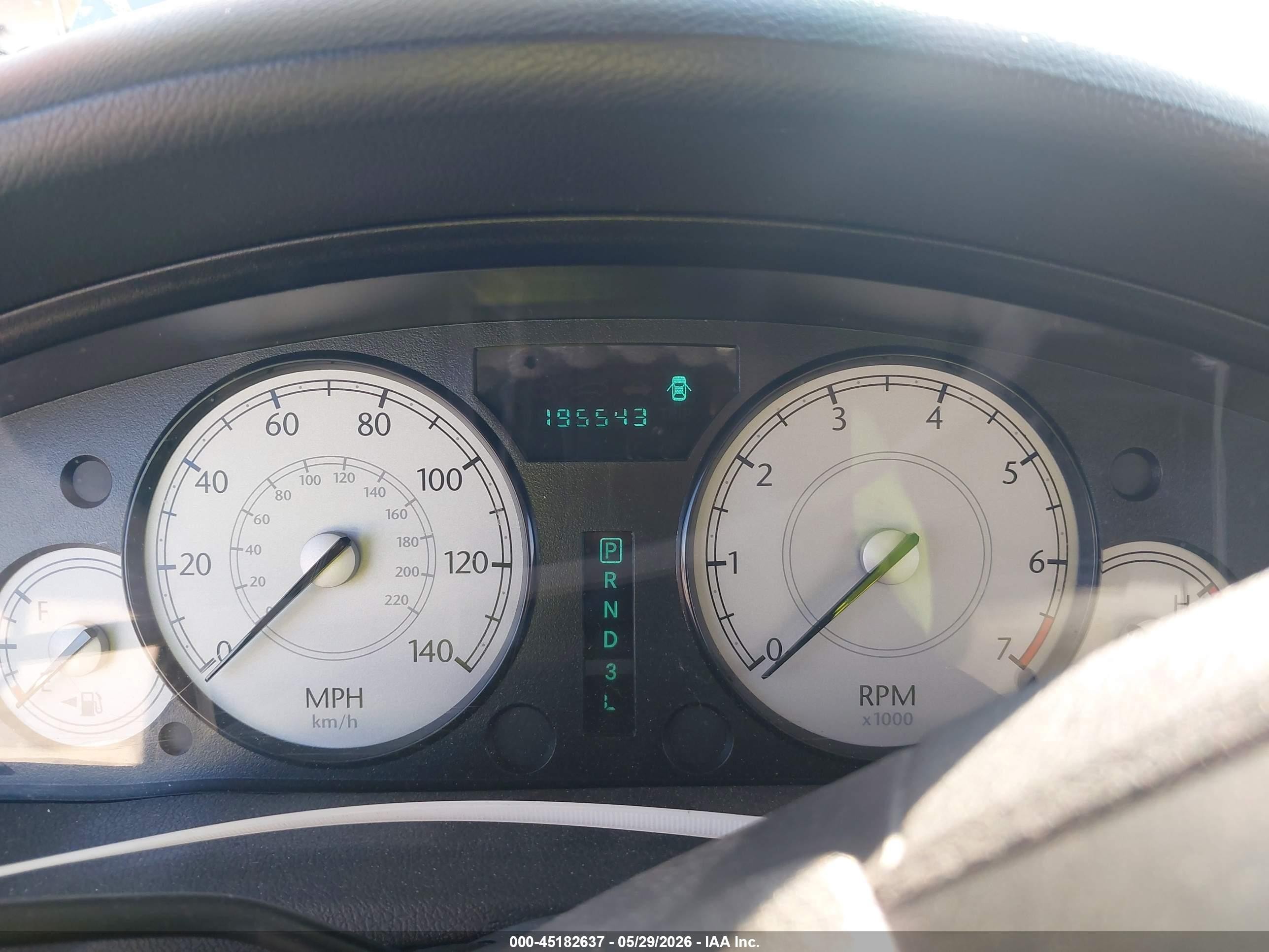 2007 Chrysler 300   Silver vin: 2C3KA43RX7H784849