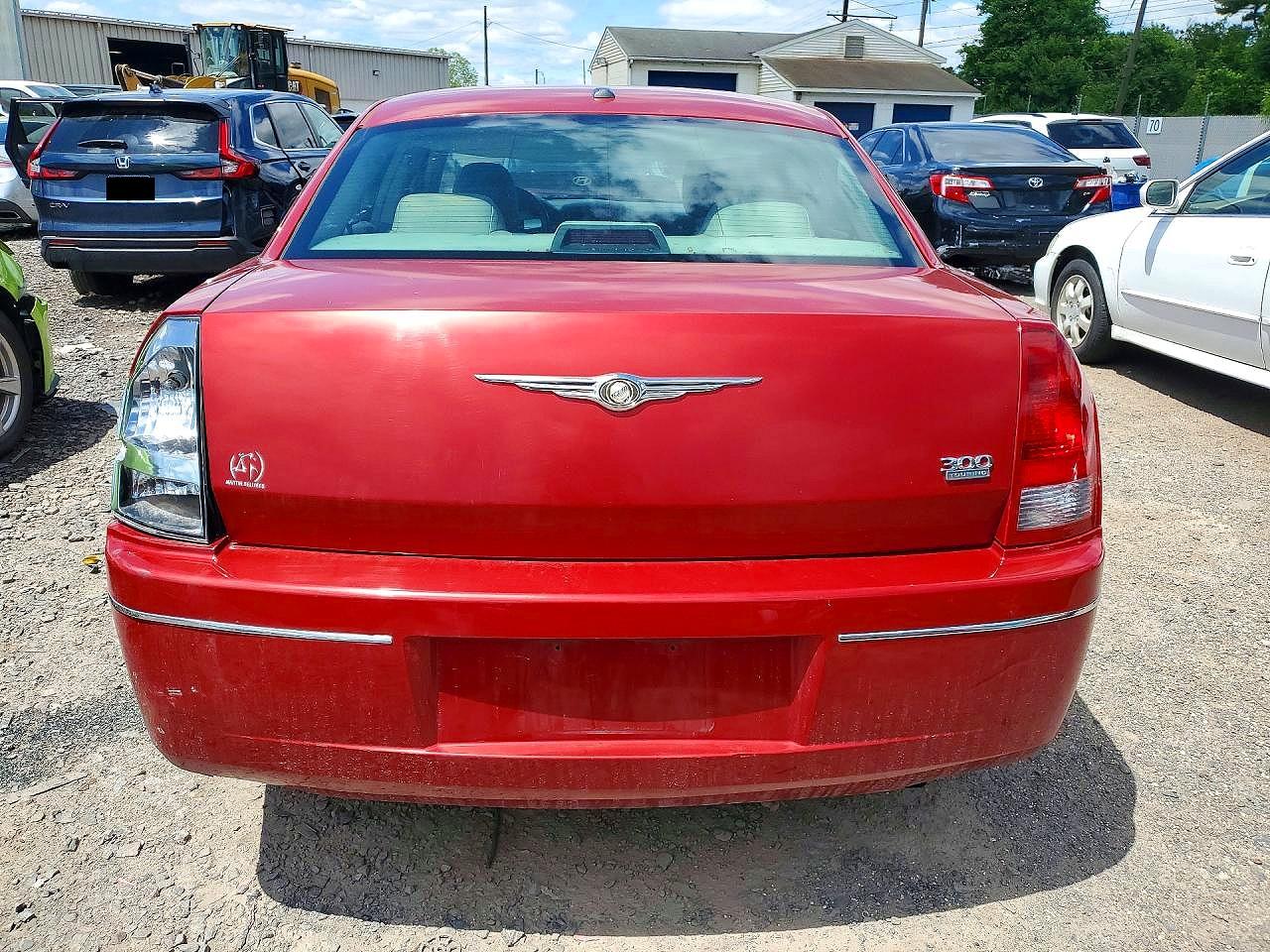 2007 Chrysler 300 Touring Red vin: 2C3KA53G07H747054