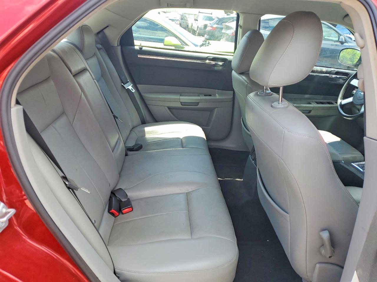 2007 Chrysler 300 Touring Red vin: 2C3KA53G07H747054