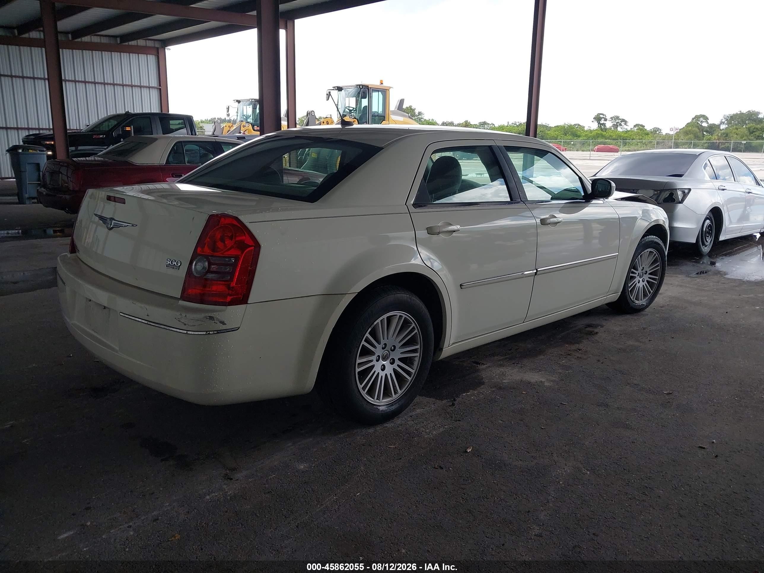 2008 Chrysler 300 Touring White vin: 2C3KA53G08H170091