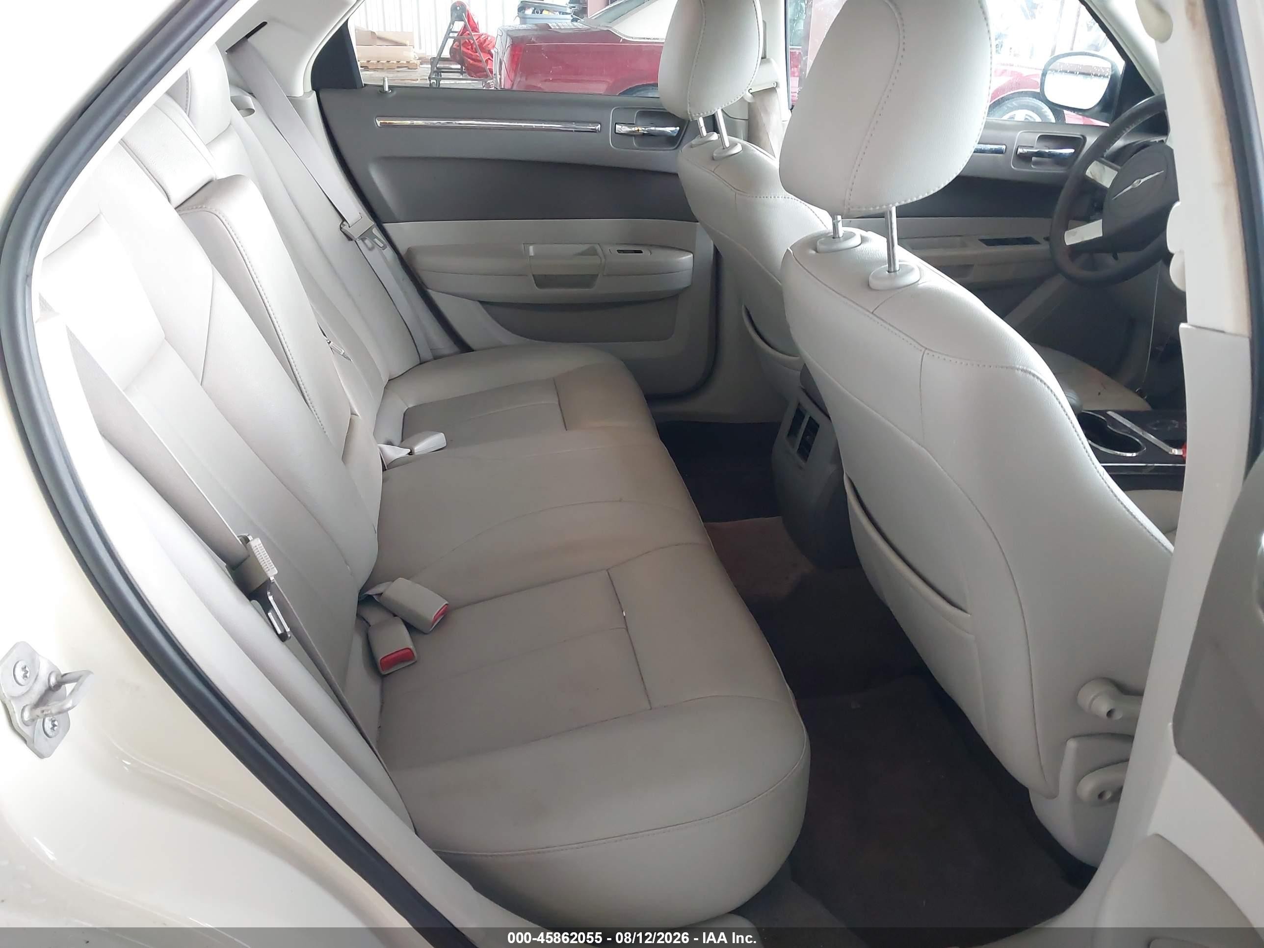 2008 Chrysler 300 Touring White vin: 2C3KA53G08H170091