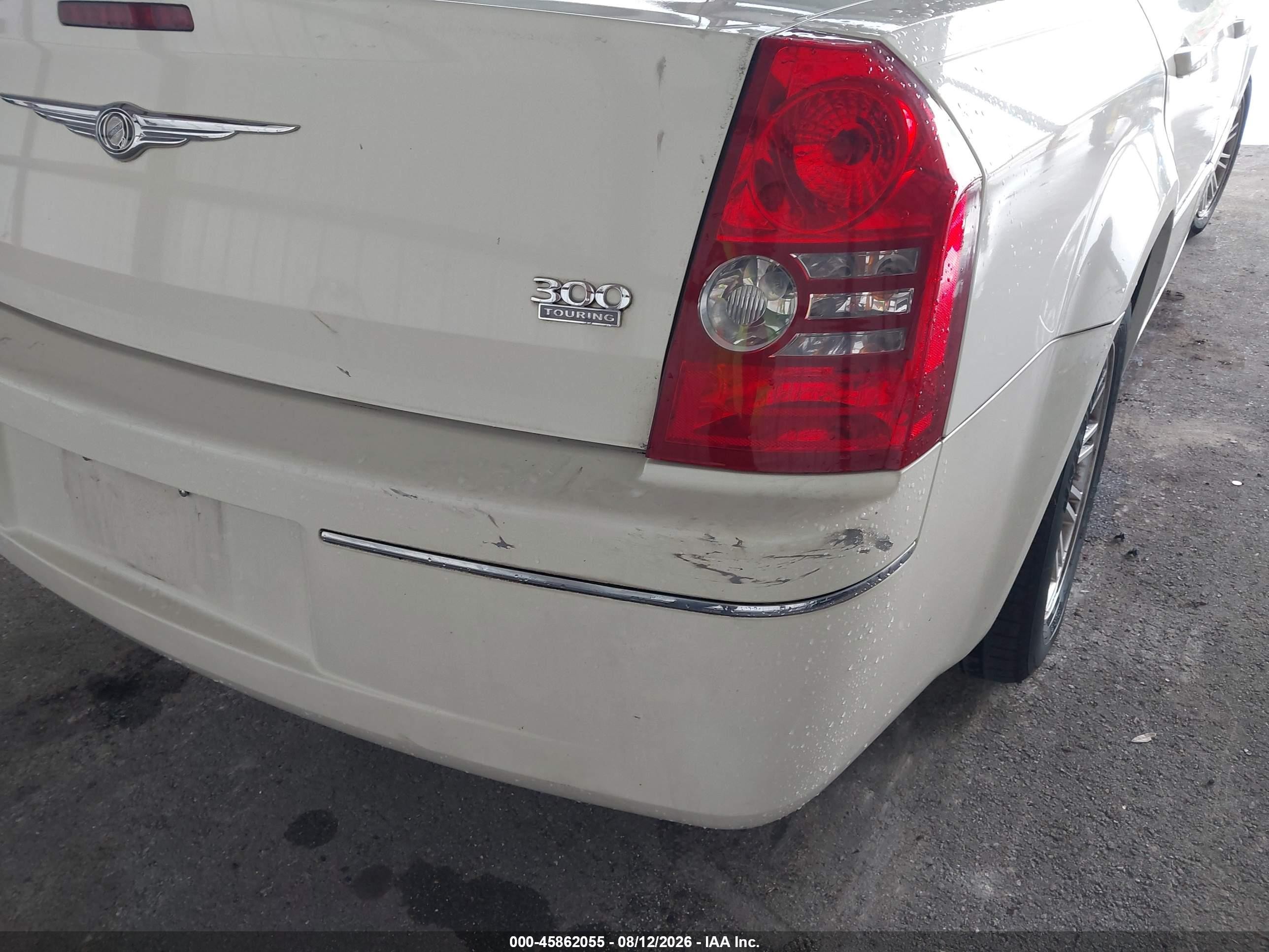 2008 Chrysler 300 Touring White vin: 2C3KA53G08H170091
