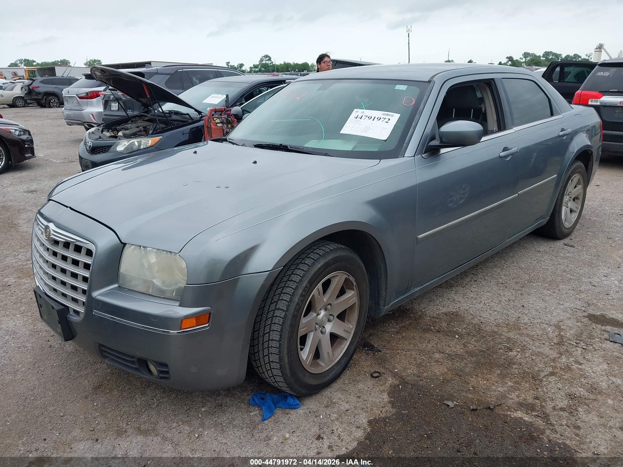 2006 Chrysler 300 Touring Silver vin: 2C3KA53G16H490923