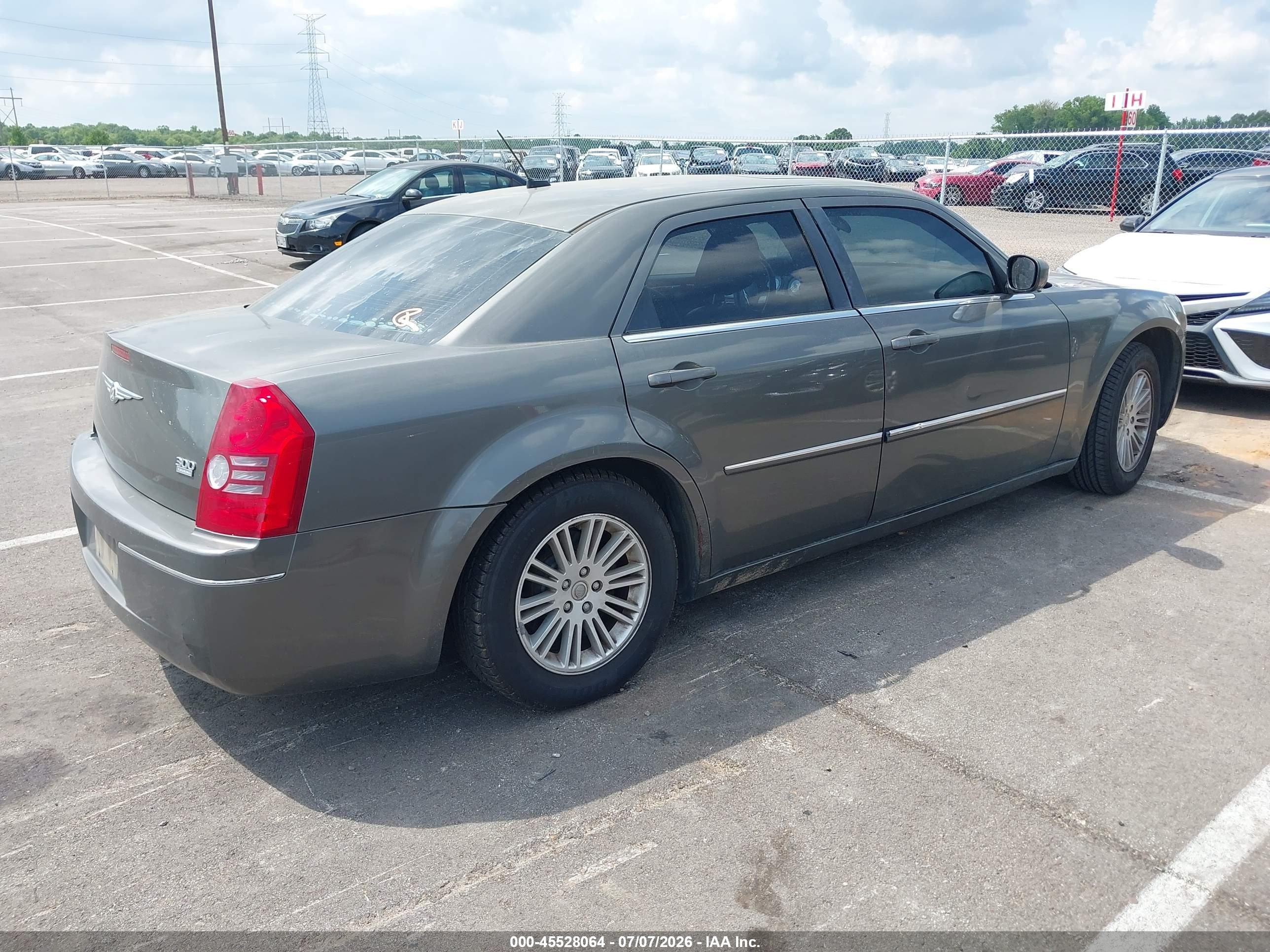 2008 Chrysler 300 Touring Gray vin: 2C3KA53G18H158189