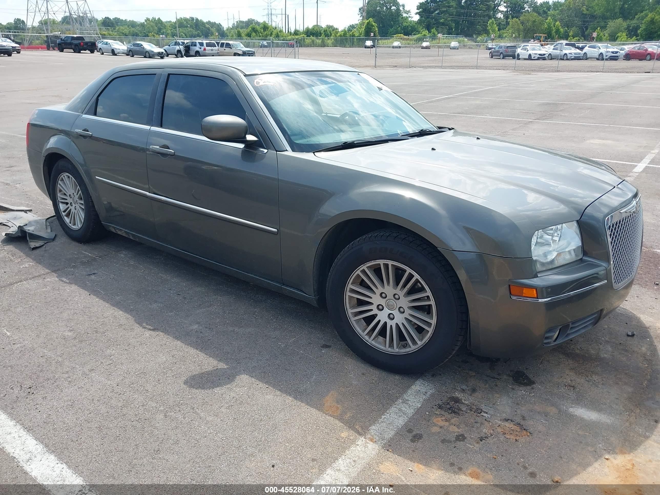 2008 Chrysler 300 Touring Gray vin: 2C3KA53G18H158189