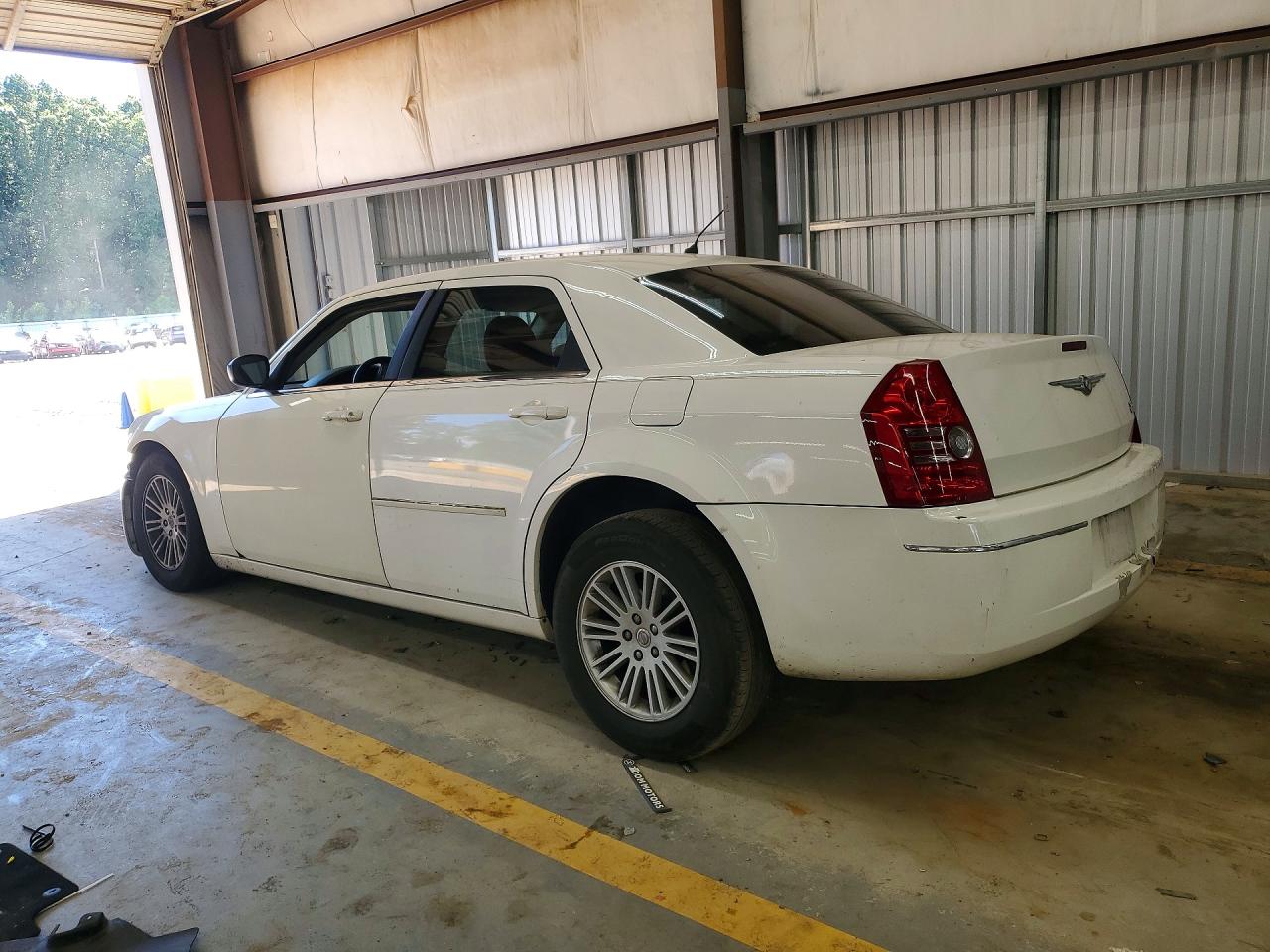 2008 Chrysler 300 Touring White vin: 2C3KA53G18H241489