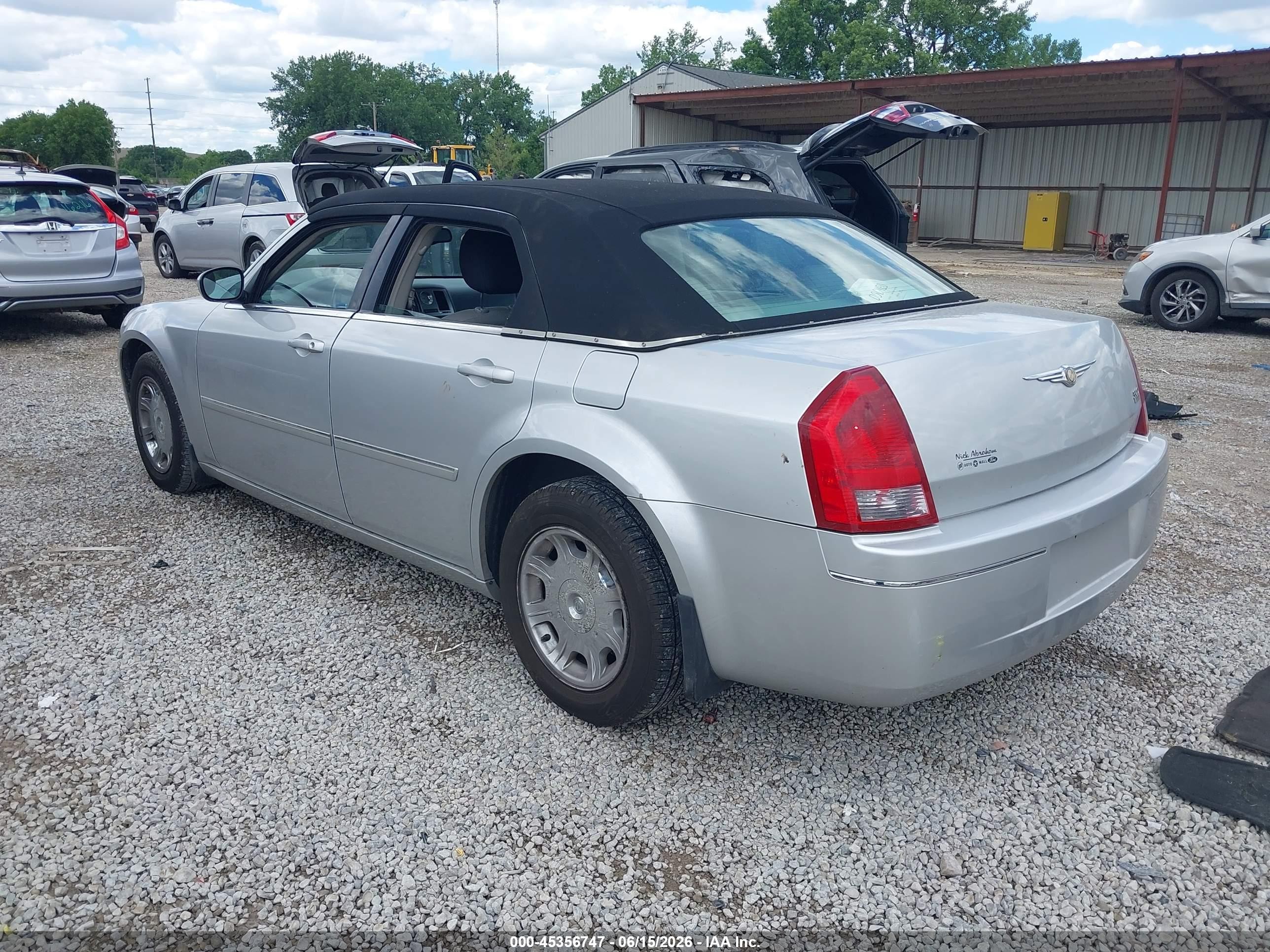 2006 Chrysler 300 Touring Серебряный vin: 2C3KA53G26H110858