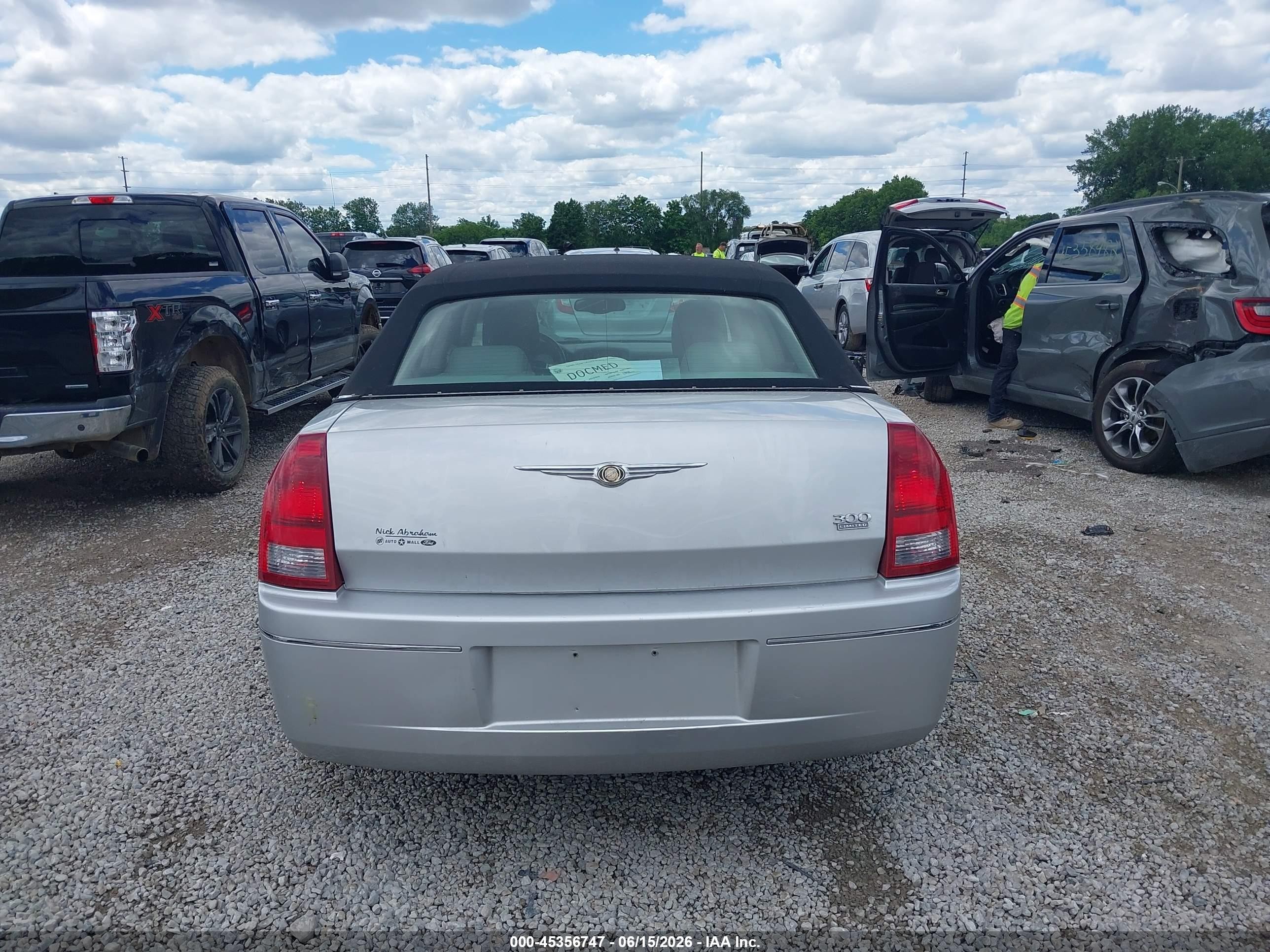 2006 Chrysler 300 Touring Серебряный vin: 2C3KA53G26H110858