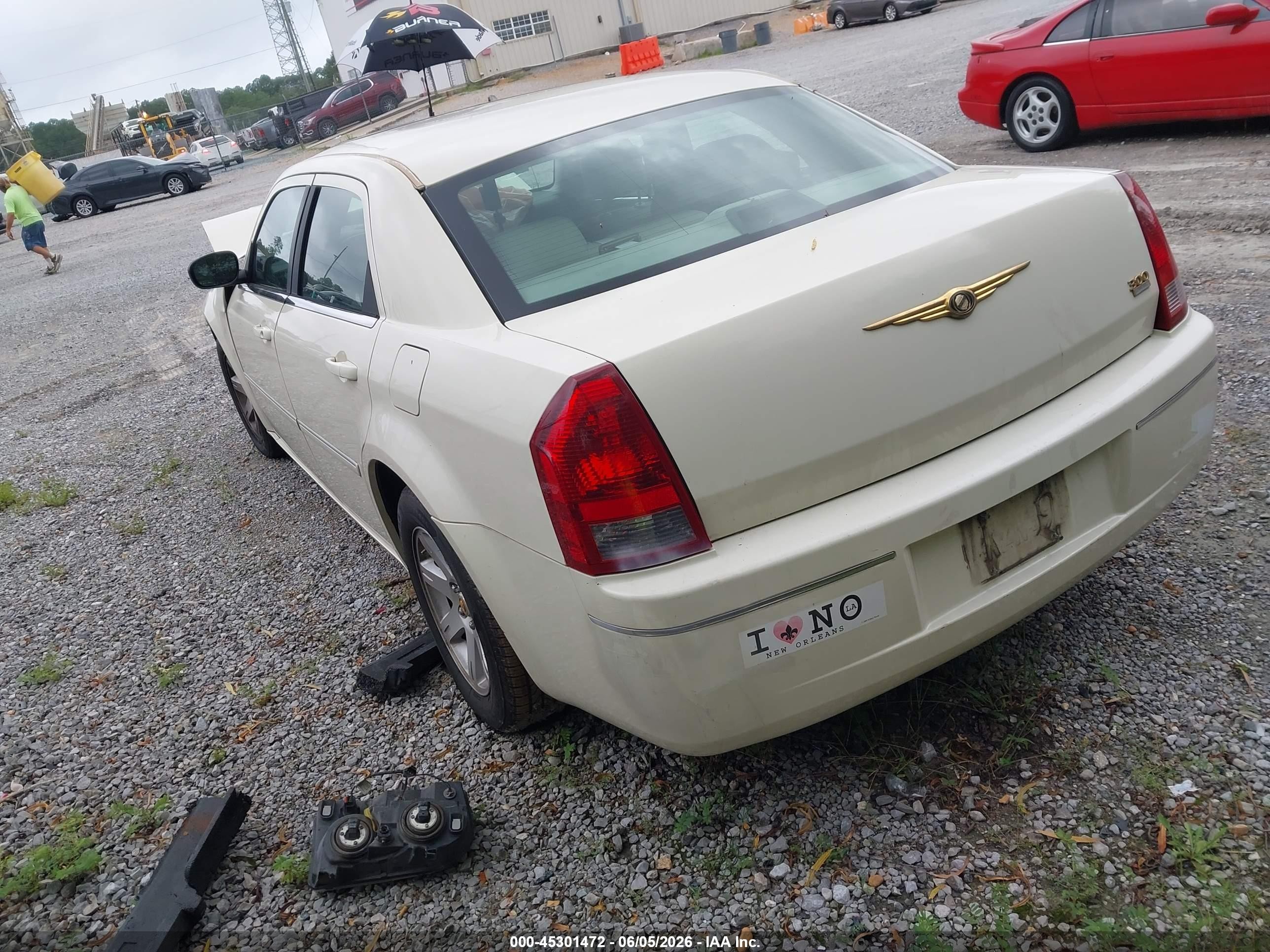 2006 Chrysler 300 Touring Cream vin: 2C3KA53G26H463813