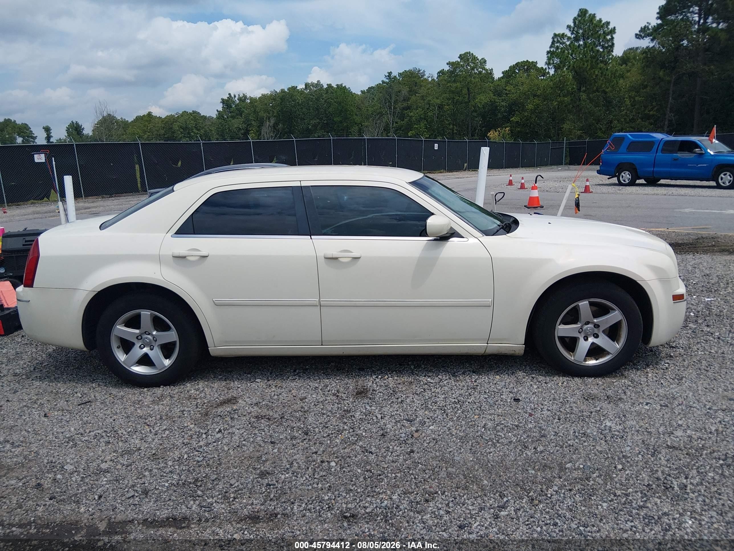 2007 Chrysler 300 Touring White vin: 2C3KA53G27H609337