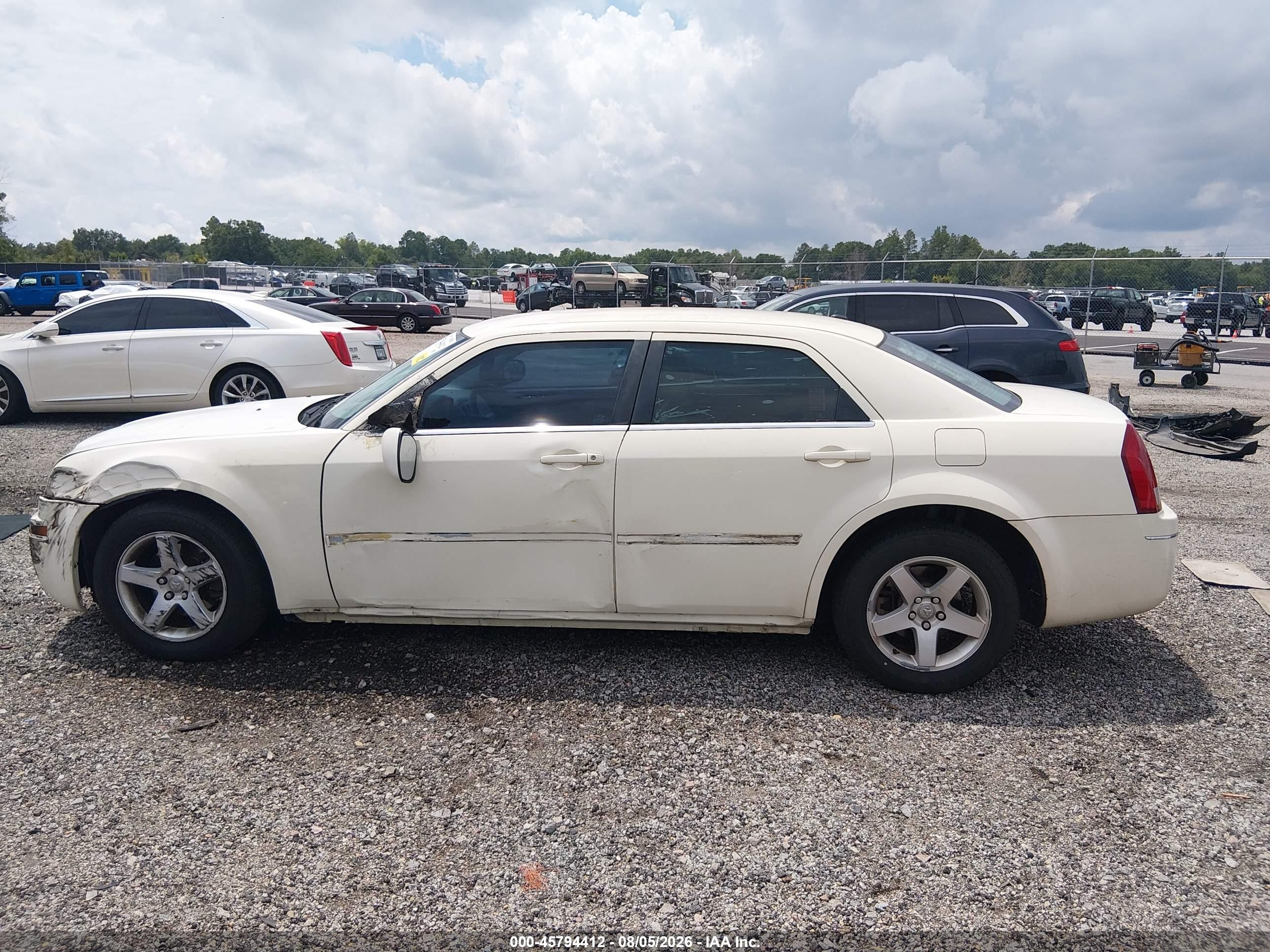 2007 Chrysler 300 Touring White vin: 2C3KA53G27H609337