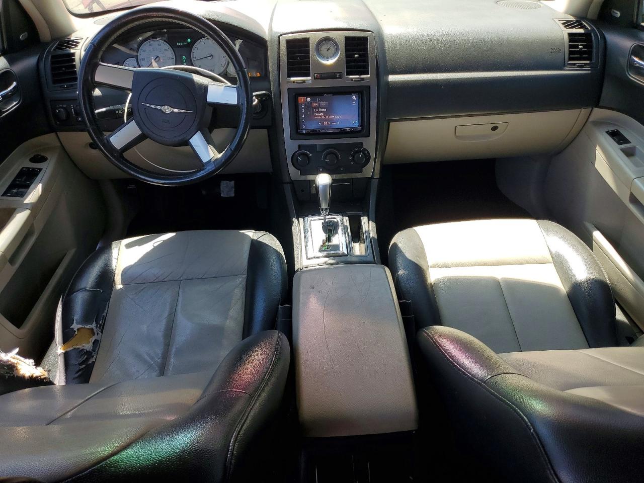 2007 Chrysler 300 Touring Red vin: 2C3KA53G27H698293