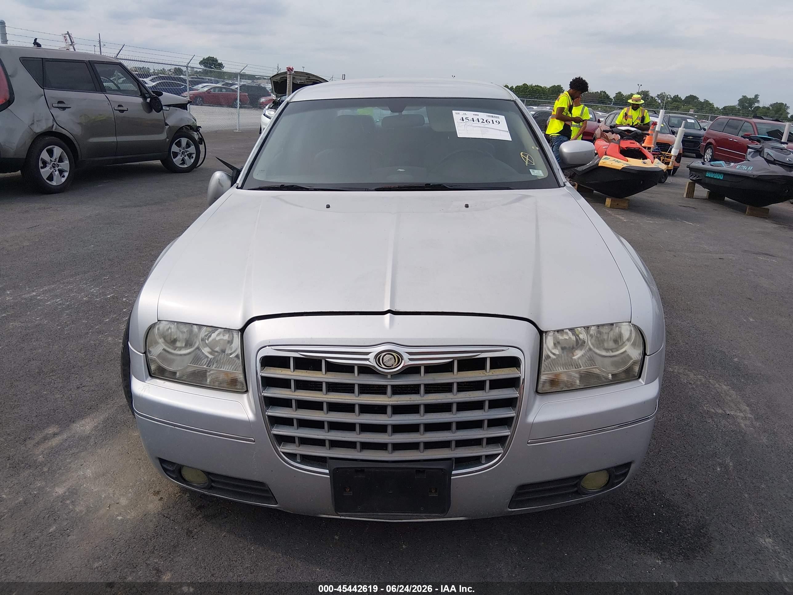 2007 Chrysler 300 Touring Silver vin: 2C3KA53G27H871164