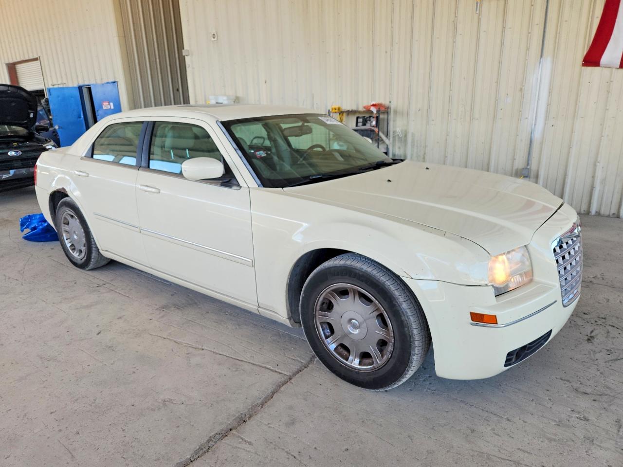 2006 Chrysler 300 Touring White vin: 2C3KA53G36H208412