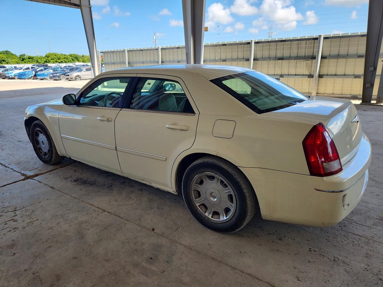 2006 Chrysler 300 Touring White vin: 2C3KA53G36H208412