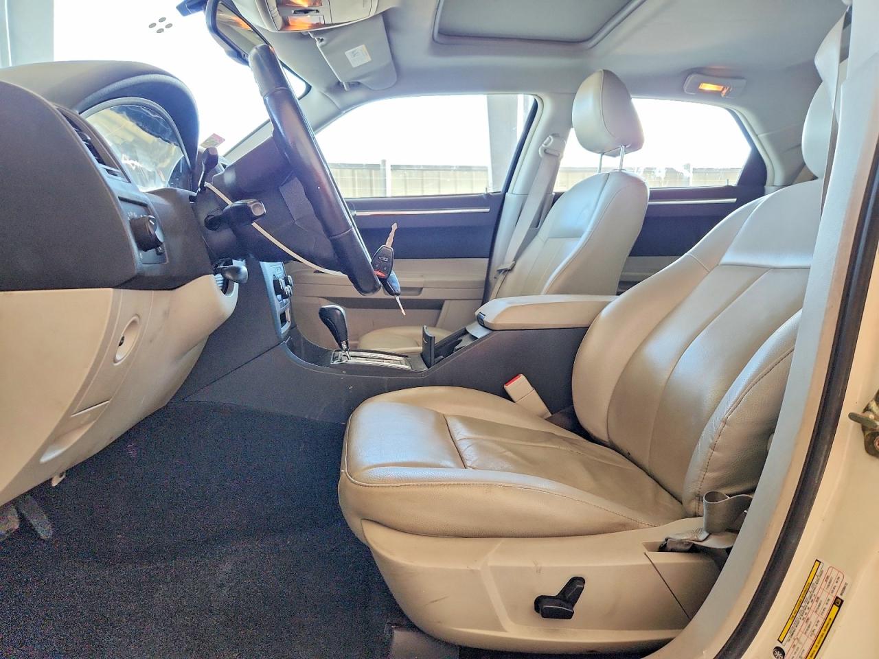 2006 Chrysler 300 Touring White vin: 2C3KA53G36H208412