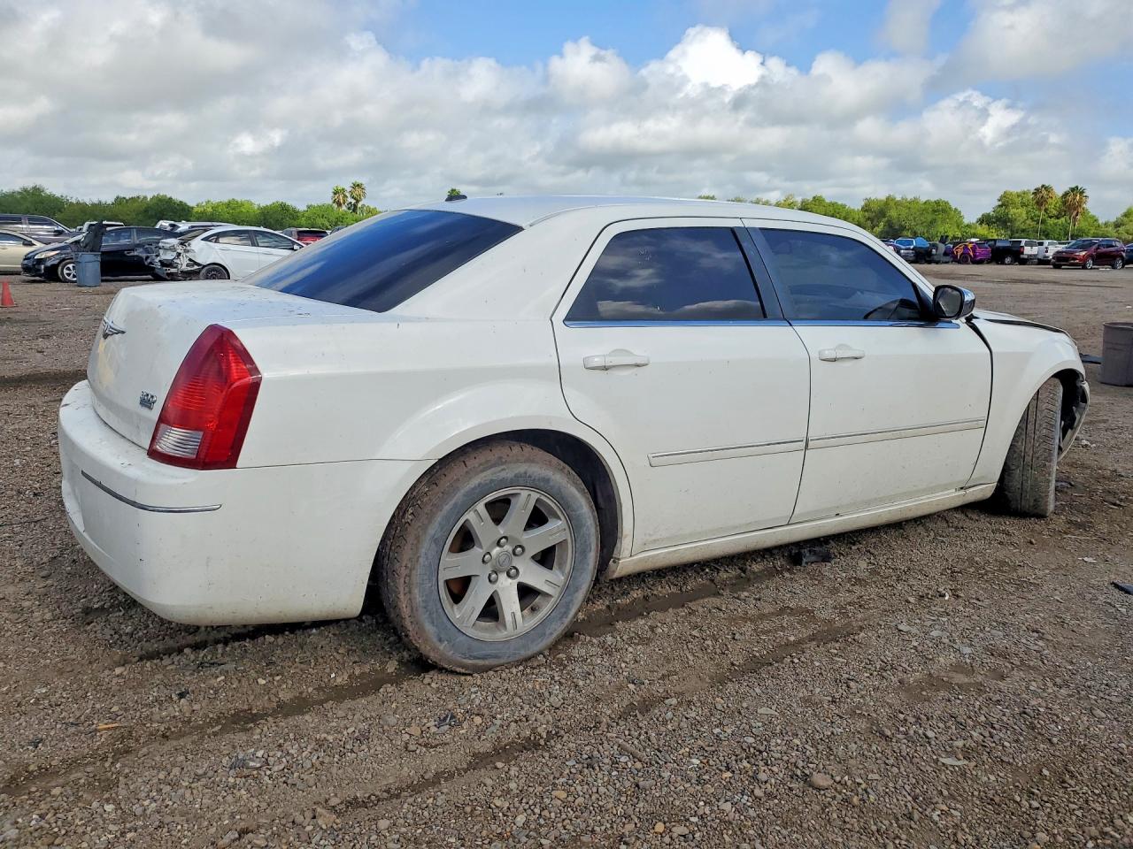 2006 Chrysler 300 Touring Белый vin: 2C3KA53G36H411462
