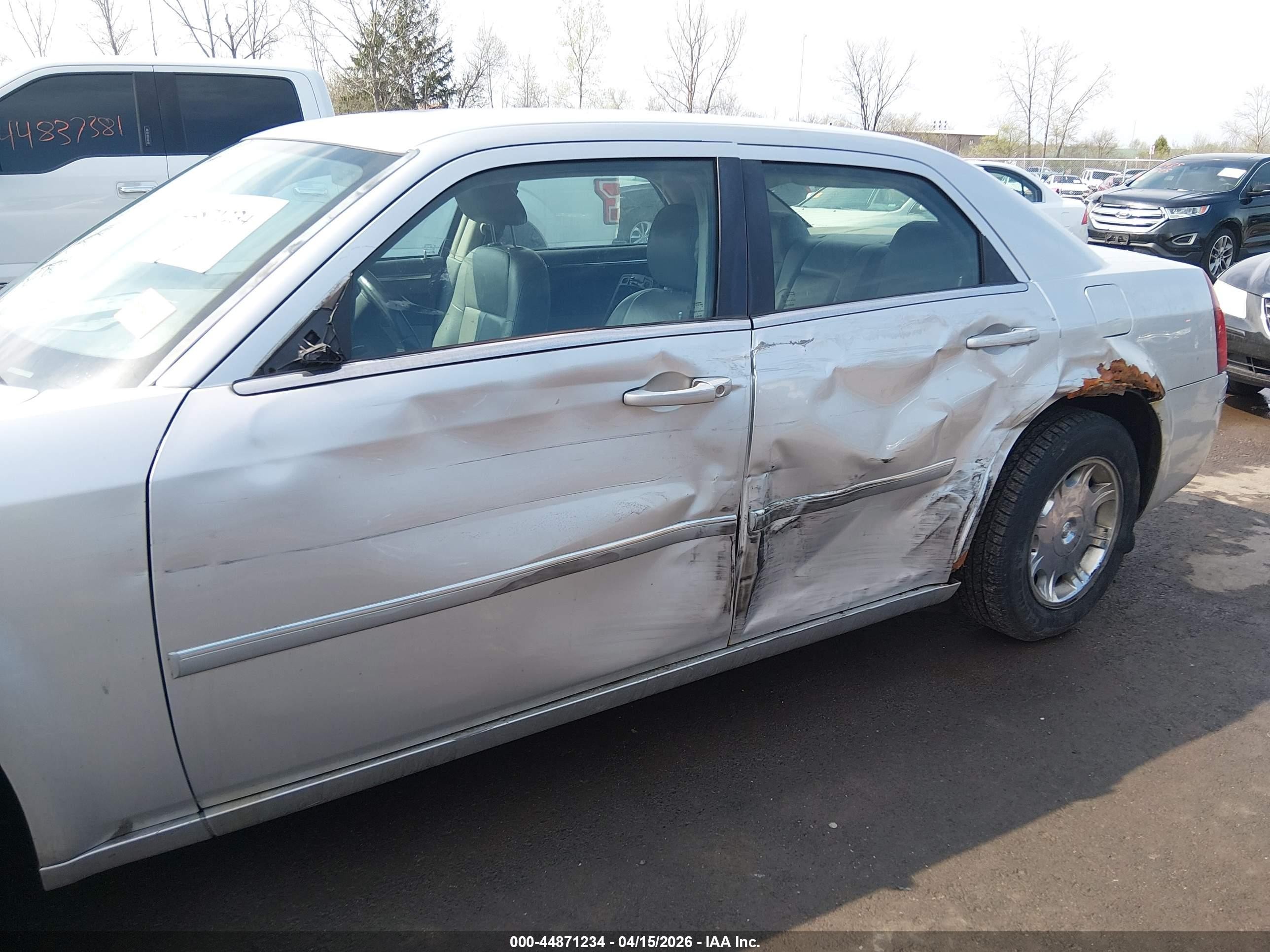 2006 Chrysler 300 Touring Silver vin: 2C3KA53G36H529463
