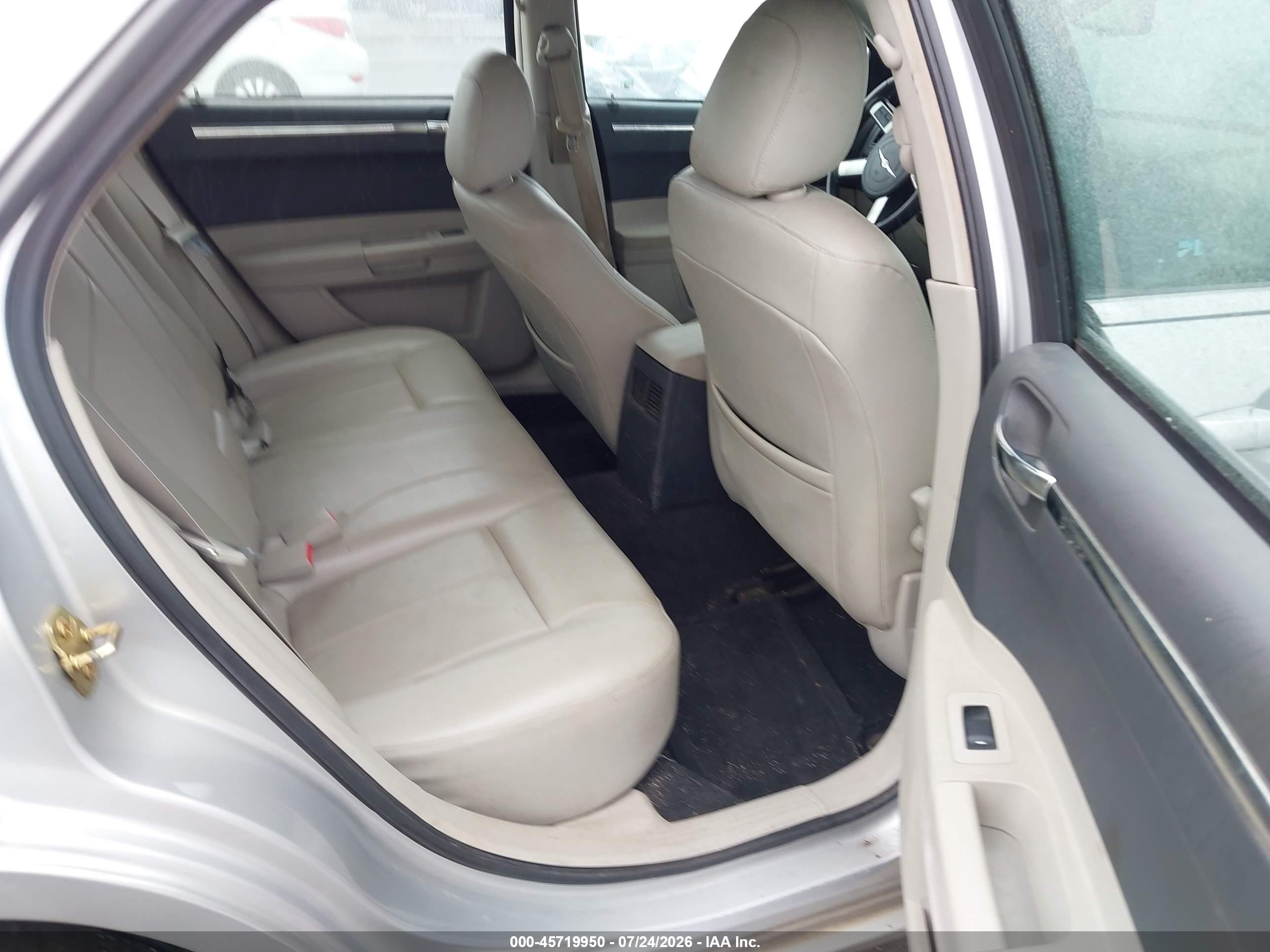 2007 Chrysler 300 Touring Silver vin: 2C3KA53G37H601358