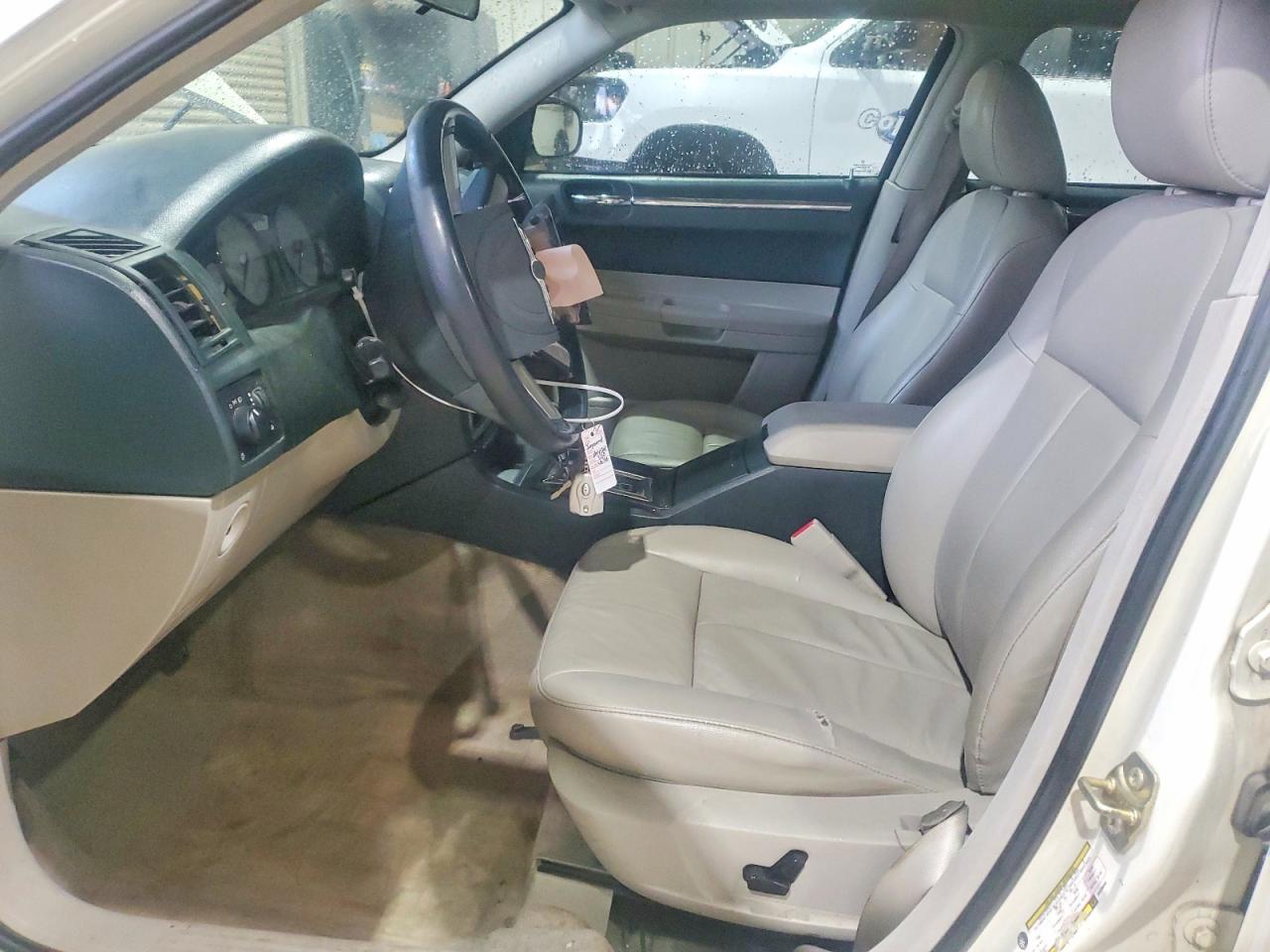 2006 Chrysler 300 Touring Белый vin: 2C3KA53G46H226482