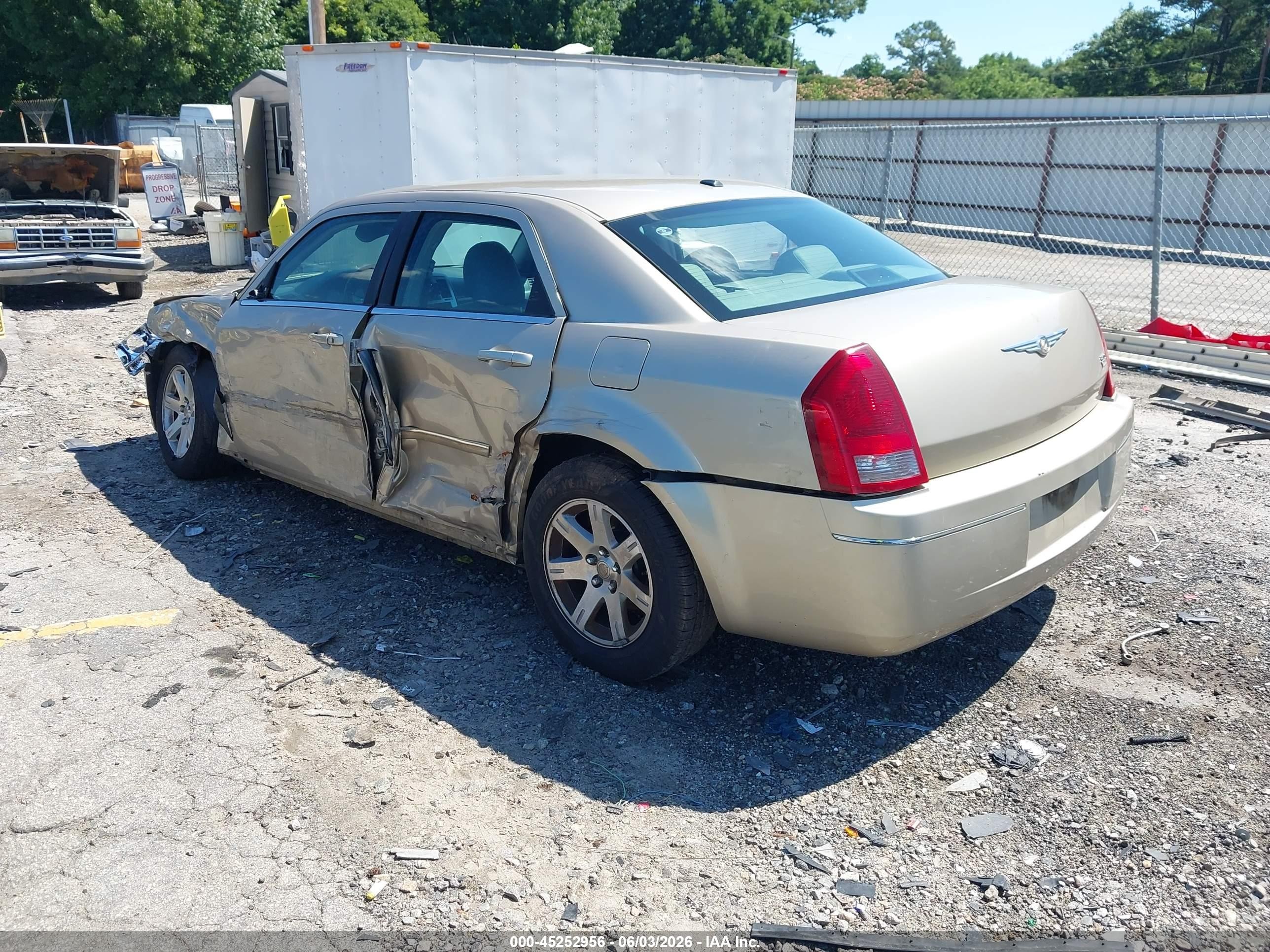 2006 Chrysler 300 Touring Beige vin: 2C3KA53G46H230192