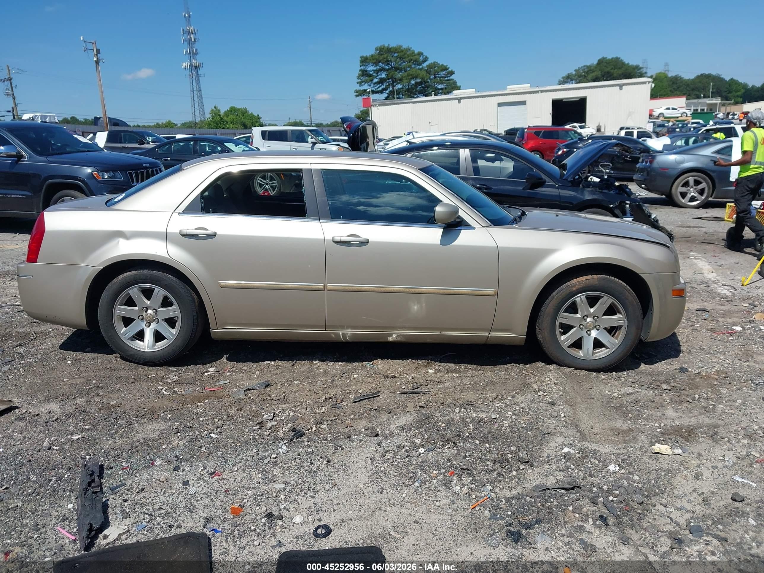 2006 Chrysler 300 Touring Beige vin: 2C3KA53G46H230192