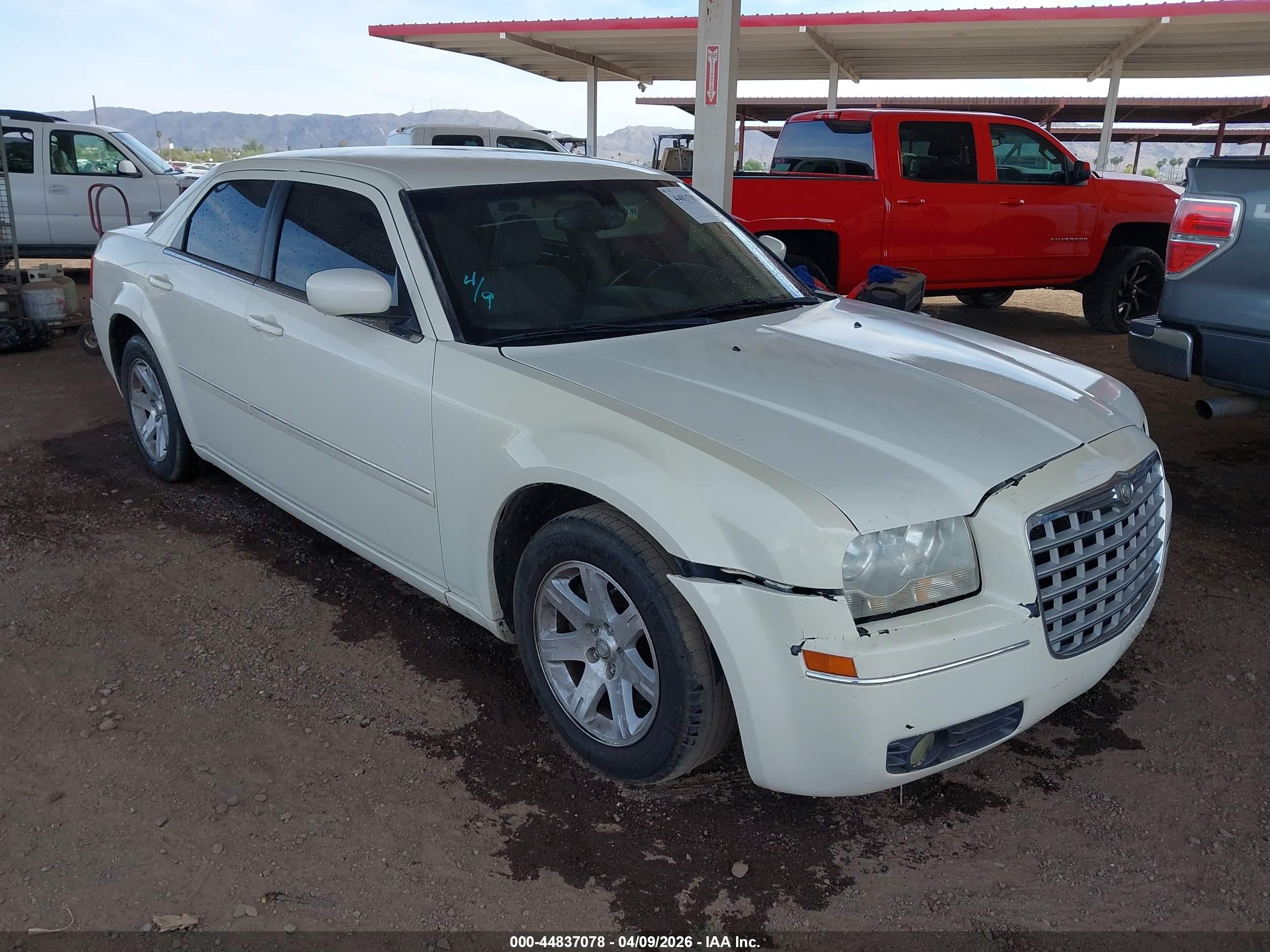 2007 Chrysler 300 Touring Белый vin: 2C3KA53G47H628861