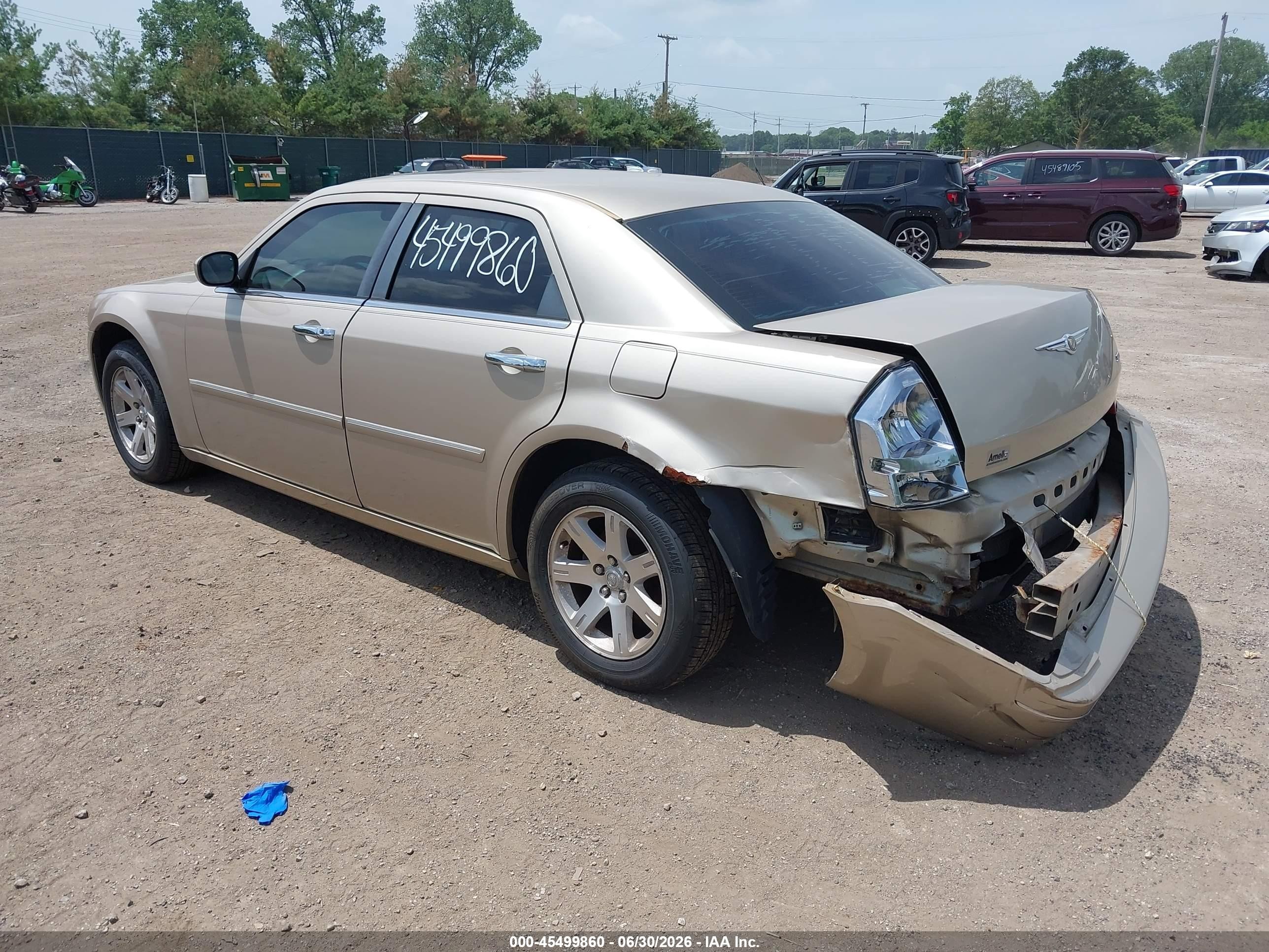 2006 Chrysler 300   Gold vin: 2C3KA53G56H456984