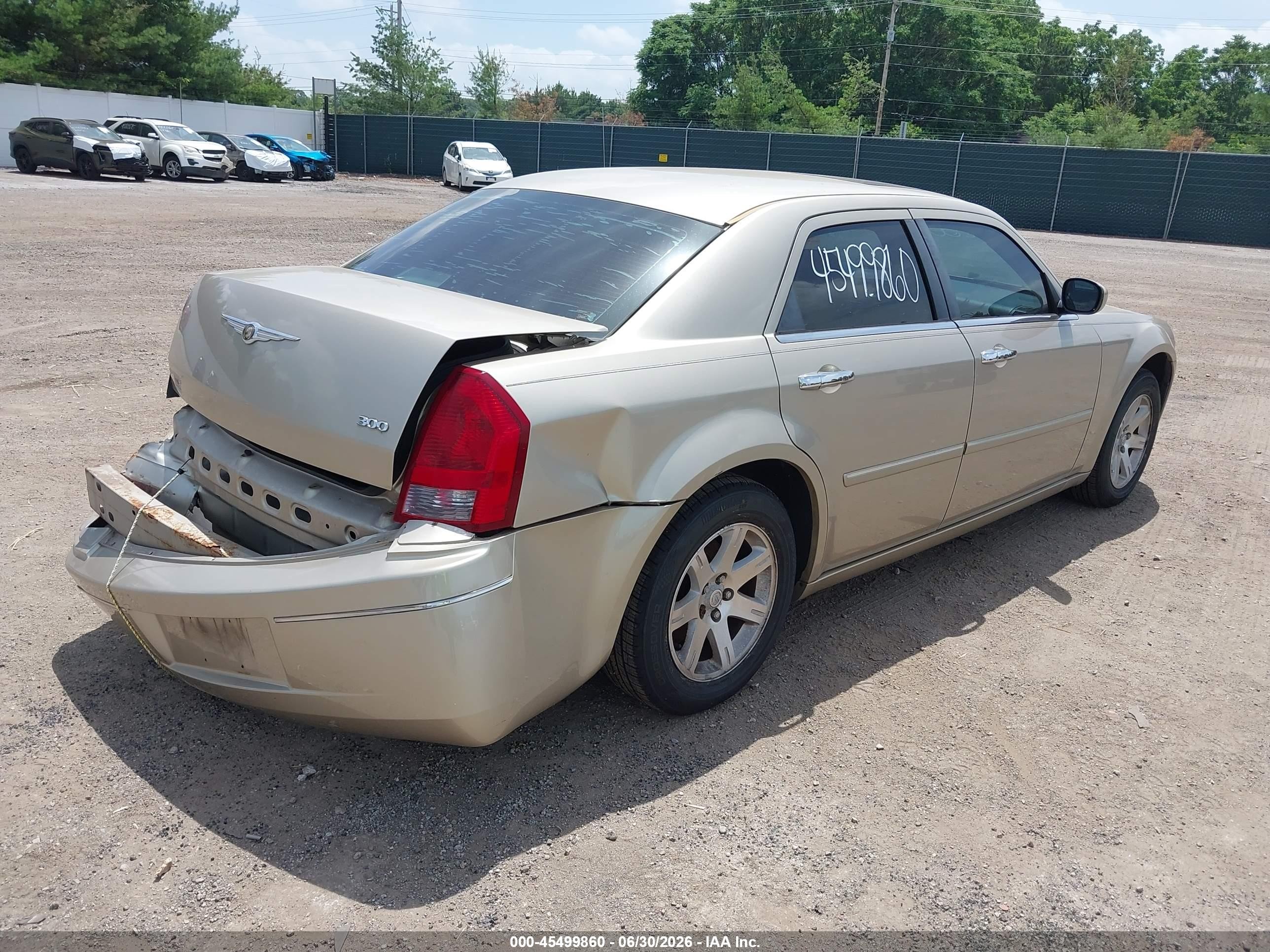 2006 Chrysler 300   Gold vin: 2C3KA53G56H456984
