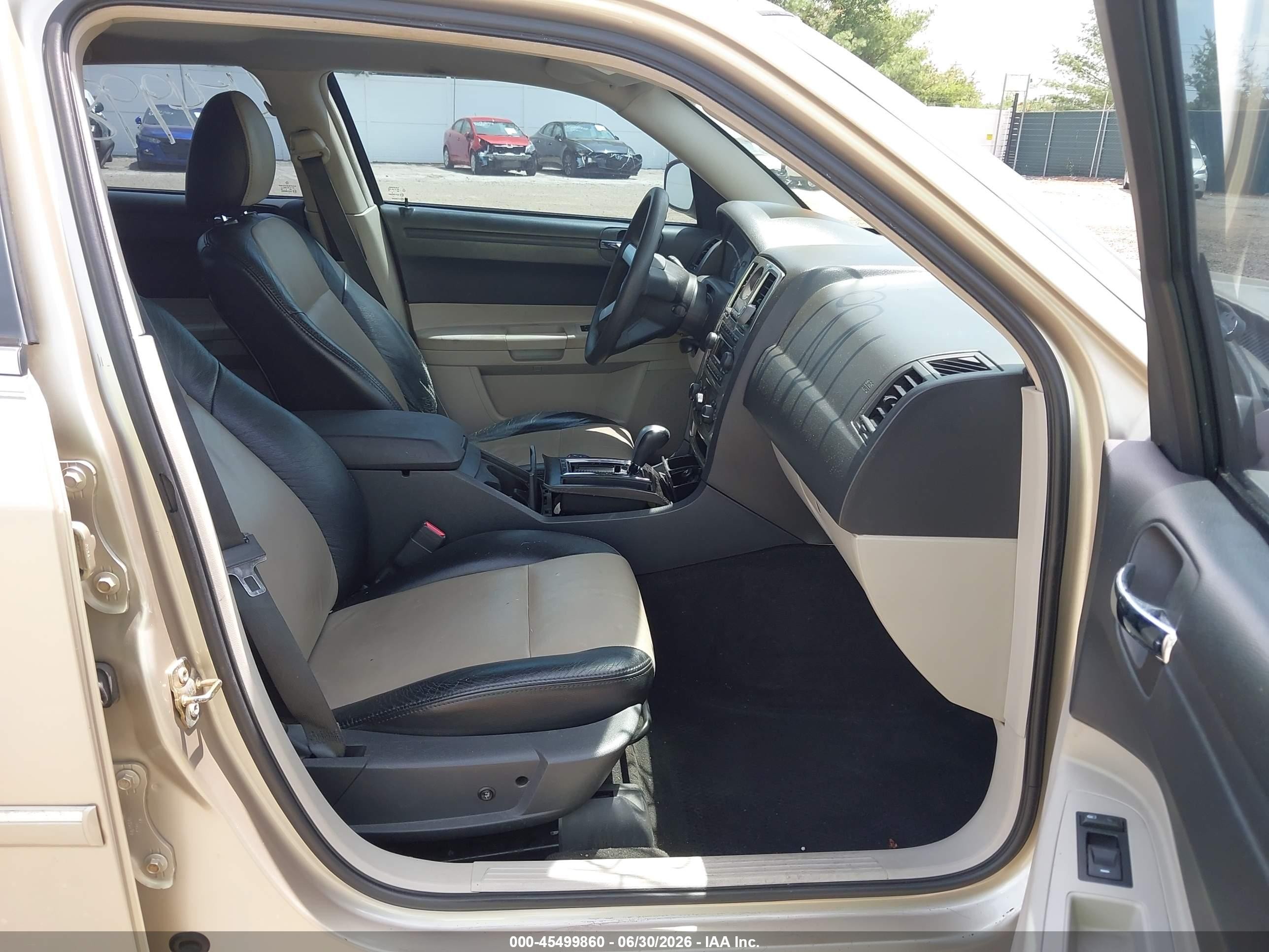 2006 Chrysler 300   Gold vin: 2C3KA53G56H456984