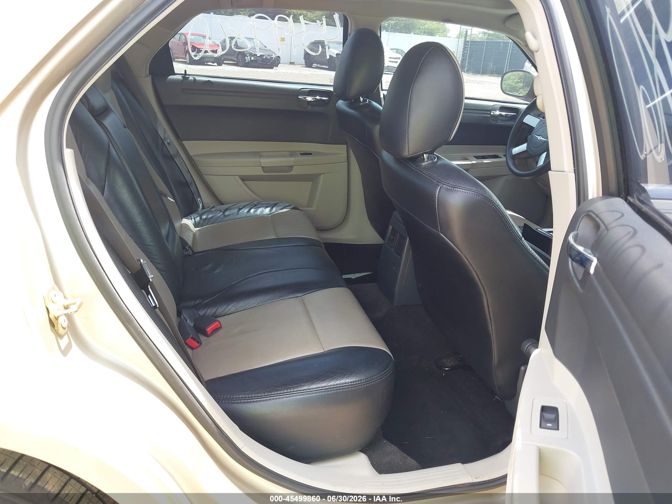 2006 Chrysler 300   Gold vin: 2C3KA53G56H456984