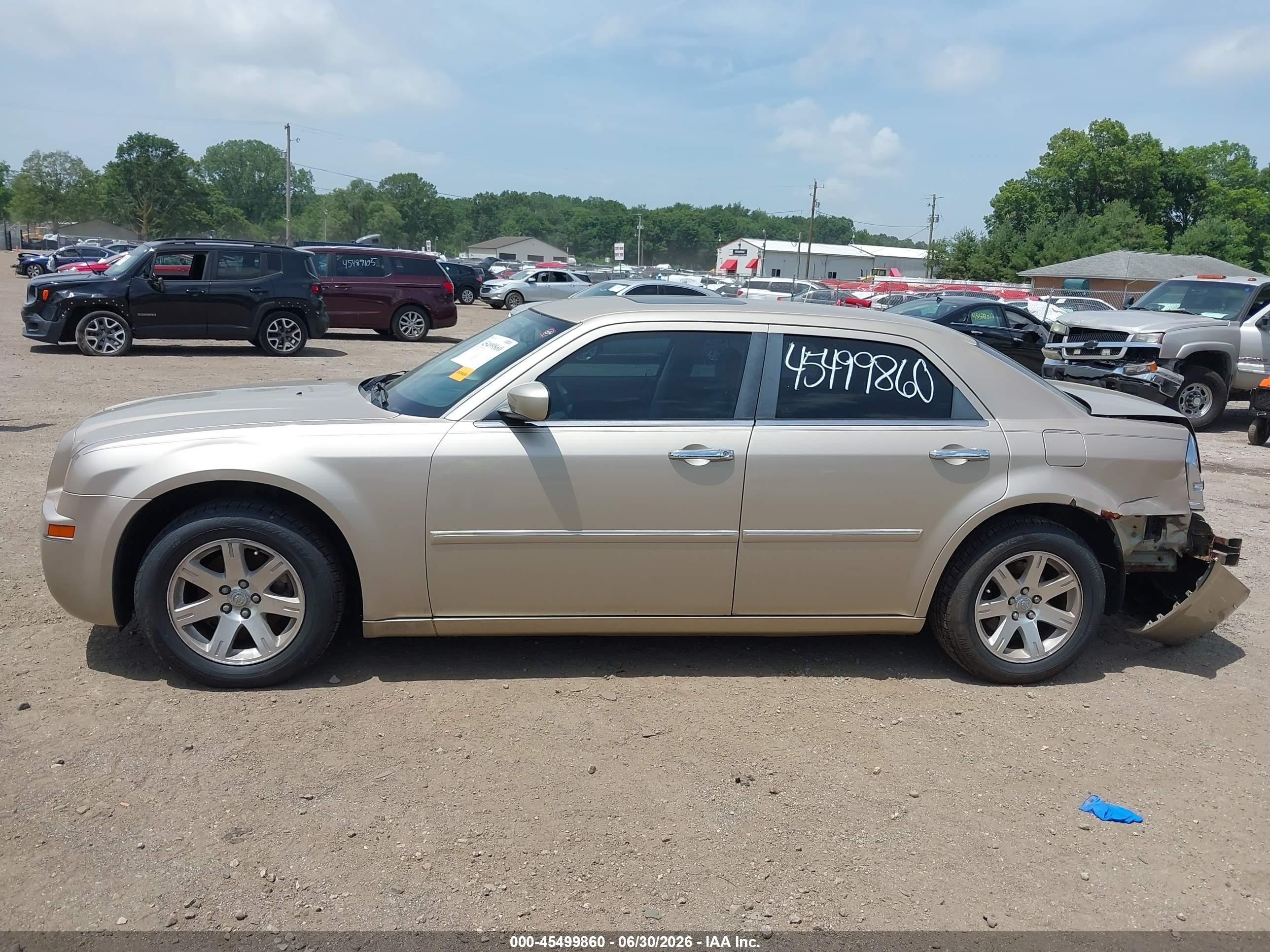 2006 Chrysler 300   Gold vin: 2C3KA53G56H456984