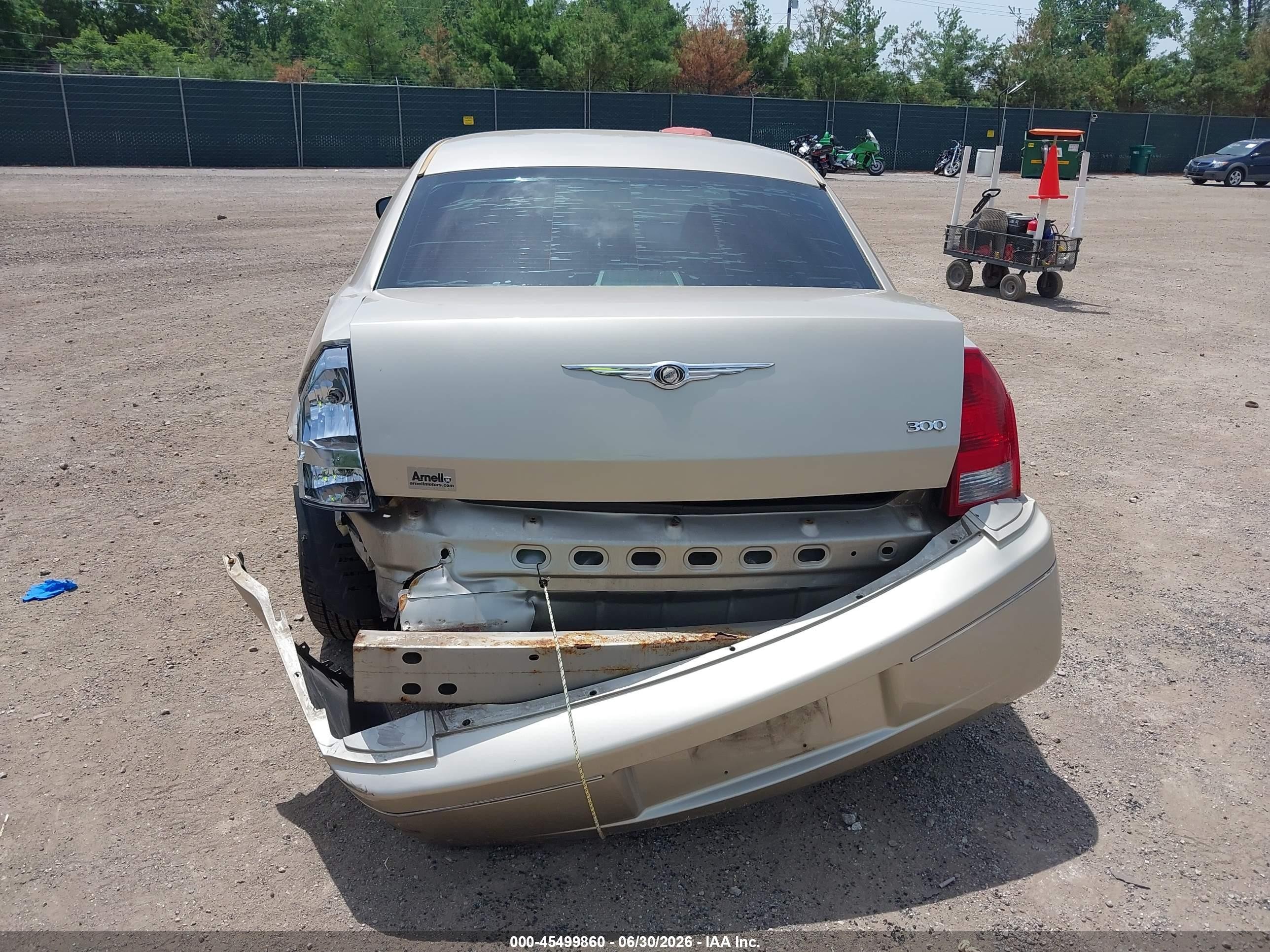 2006 Chrysler 300   Gold vin: 2C3KA53G56H456984