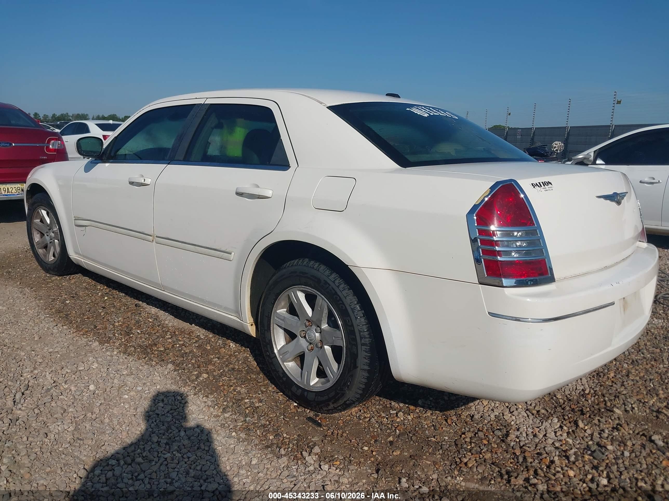 2006 Chrysler 300 Touring White vin: 2C3KA53G56H495879