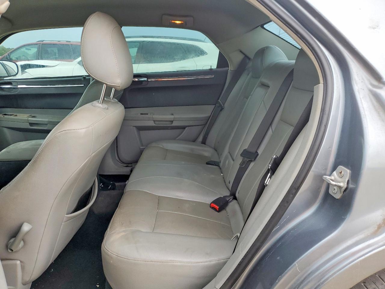 2007 Chrysler 300 Touring Silver vin: 2C3KA53G57H859123