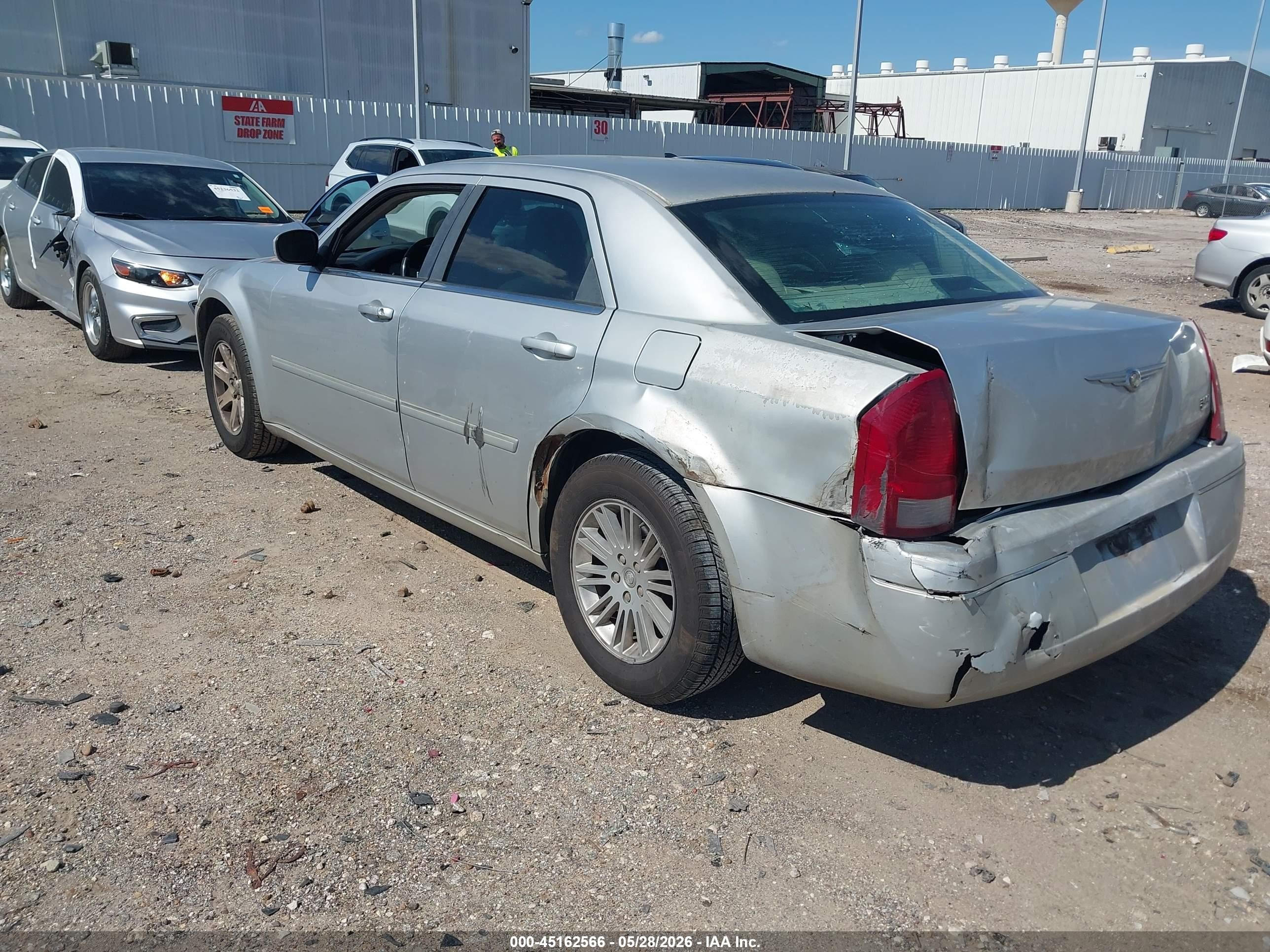 2007 Chrysler 300 Touring Silver vin: 2C3KA53G57H884488