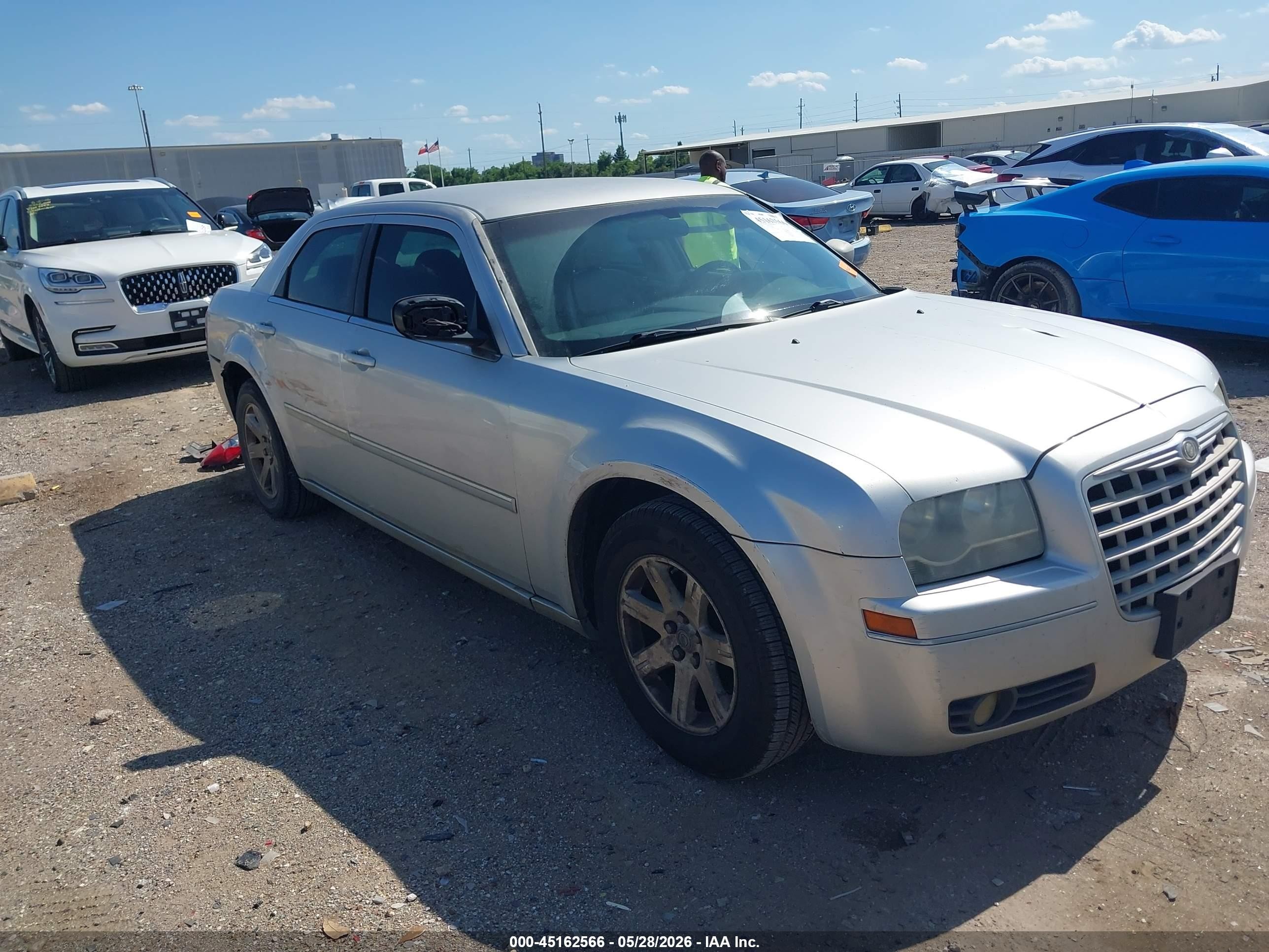 2007 Chrysler 300 Touring Silver vin: 2C3KA53G57H884488