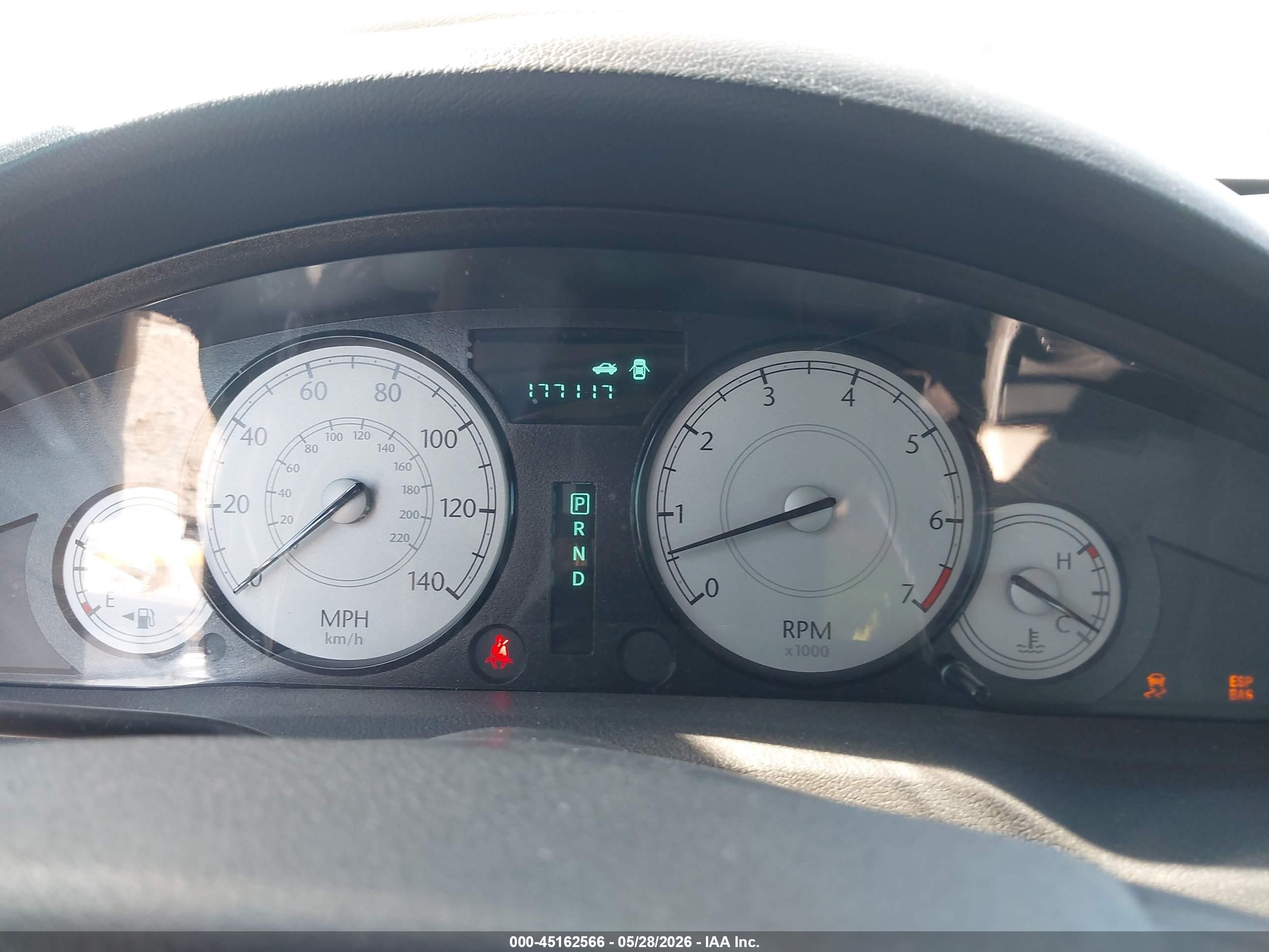 2007 Chrysler 300 Touring Silver vin: 2C3KA53G57H884488