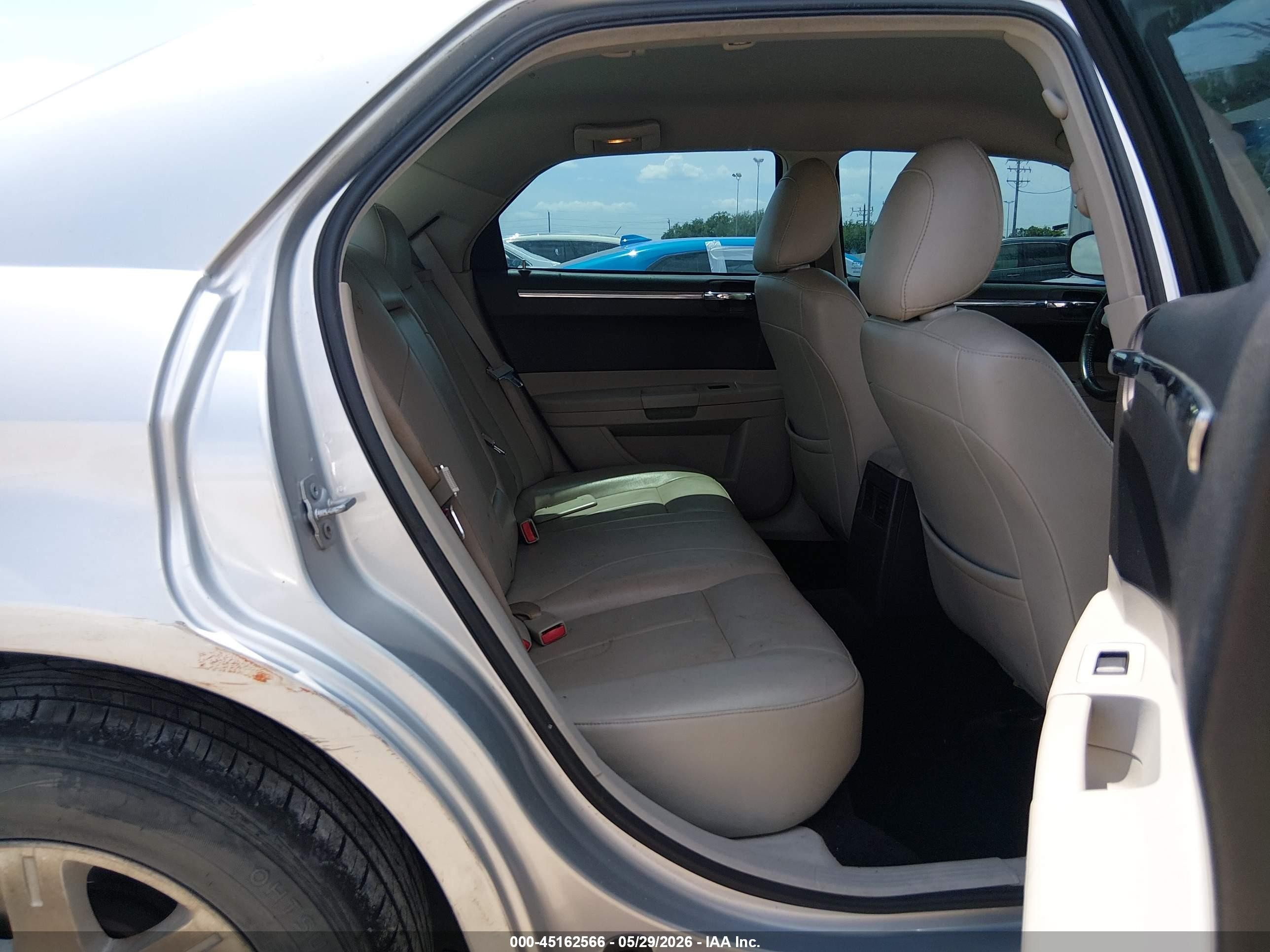 2007 Chrysler 300 Touring Silver vin: 2C3KA53G57H884488