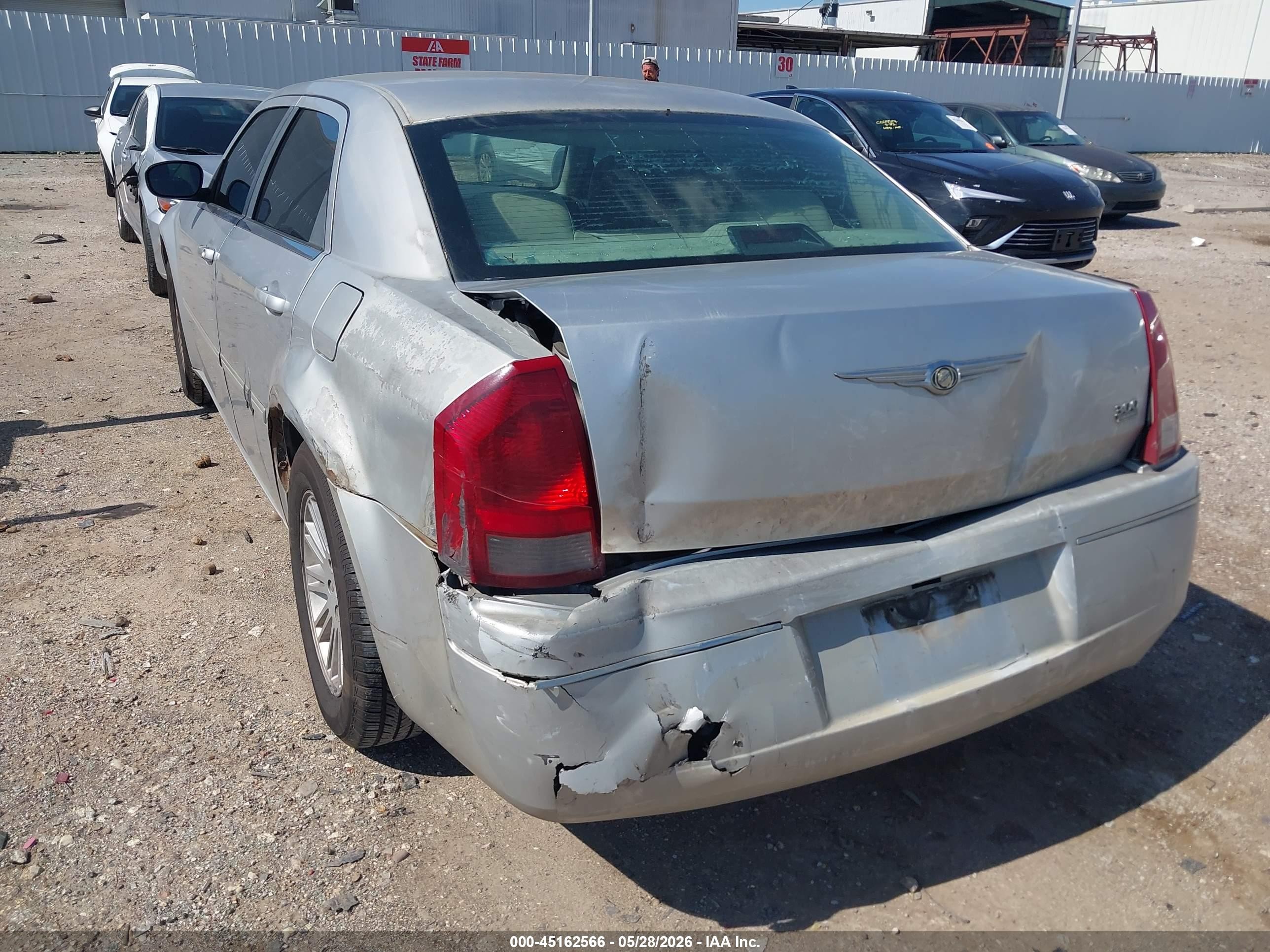 2007 Chrysler 300 Touring Silver vin: 2C3KA53G57H884488