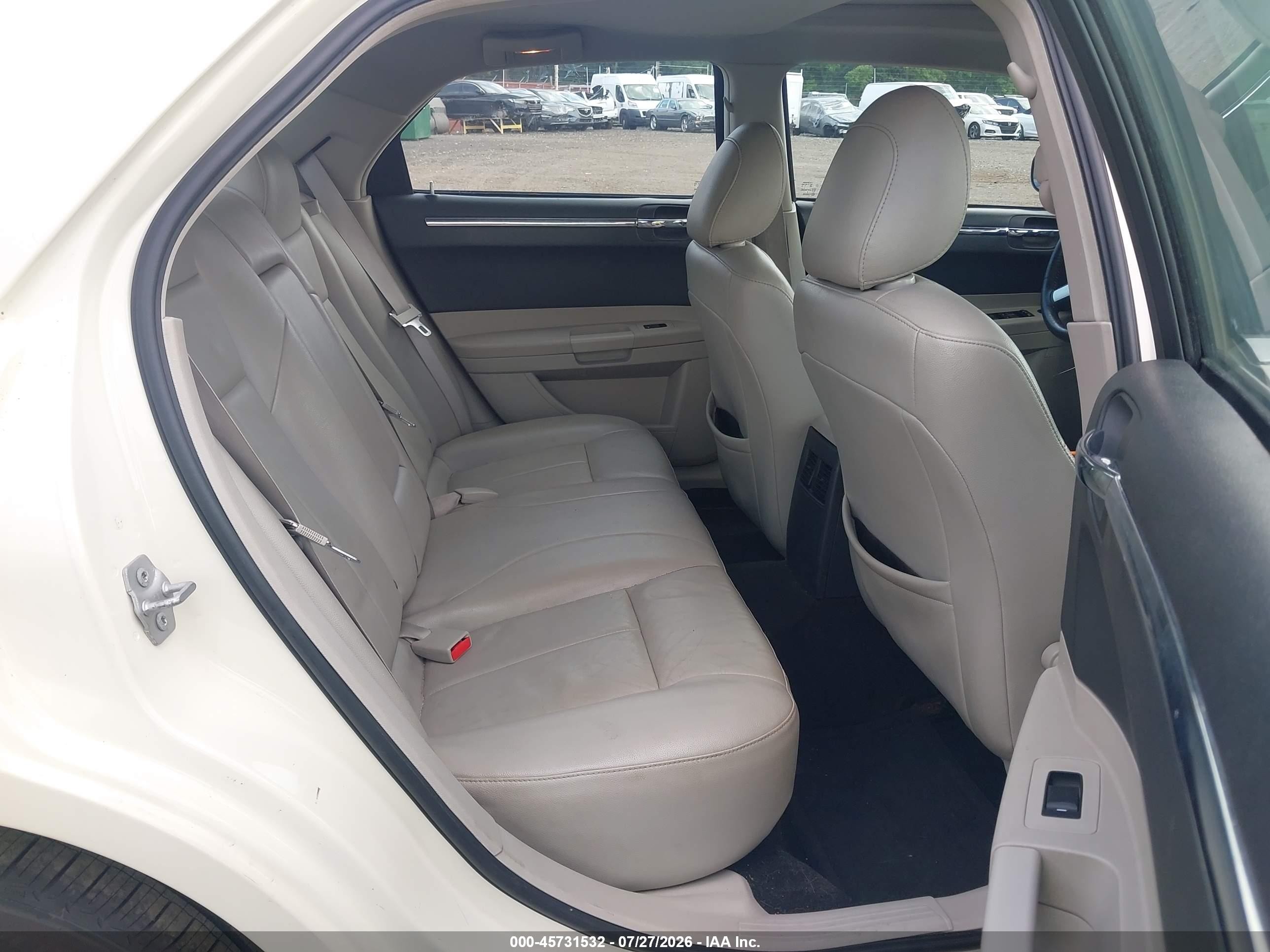 2007 Chrysler 300 Touring White vin: 2C3KA53G67H896875