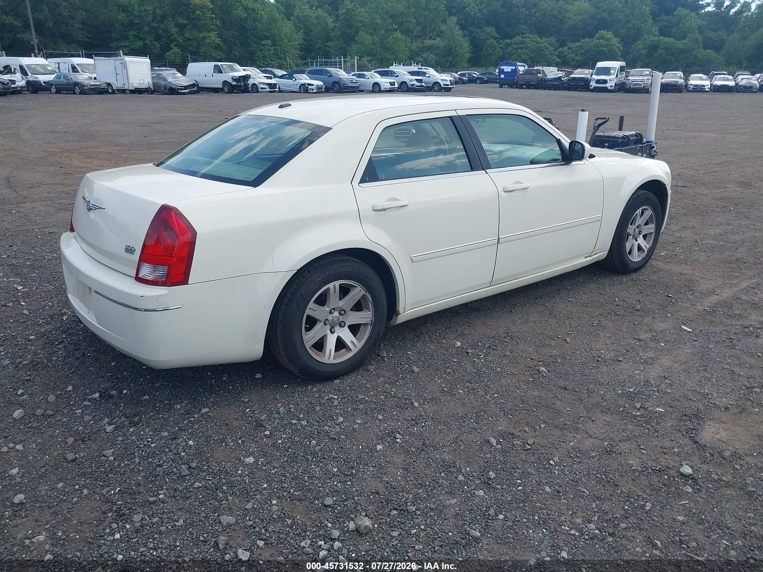 2007 Chrysler 300 Touring White vin: 2C3KA53G67H896875