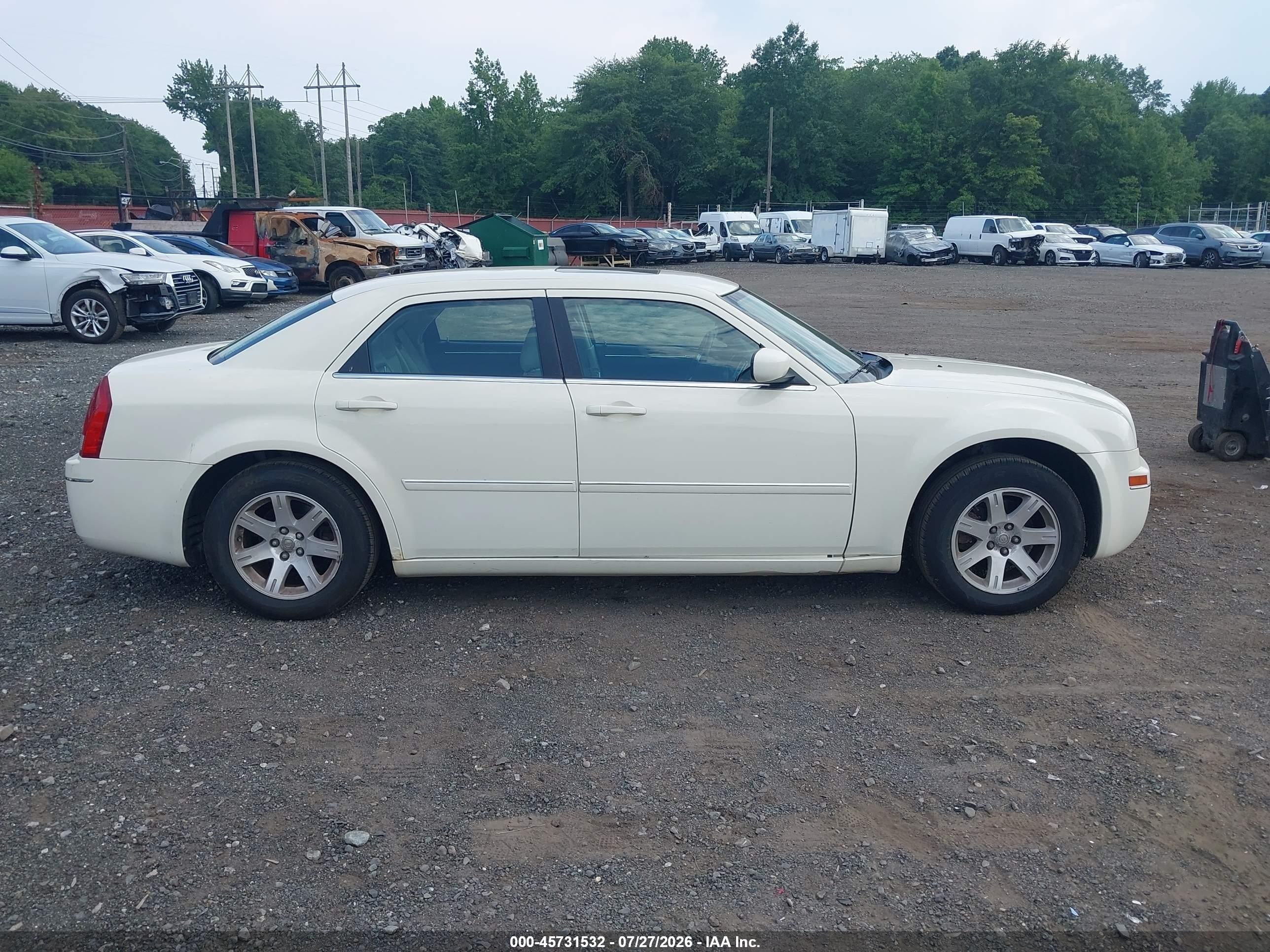 2007 Chrysler 300 Touring White vin: 2C3KA53G67H896875