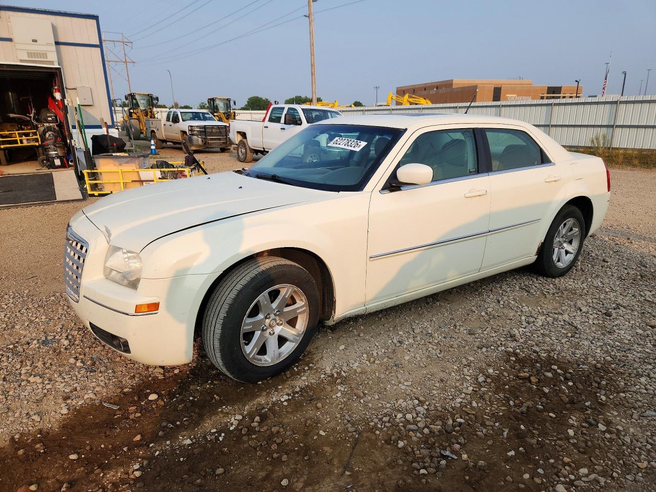 2008 Chrysler 300 Touring White vin: 2C3KA53G68H131716