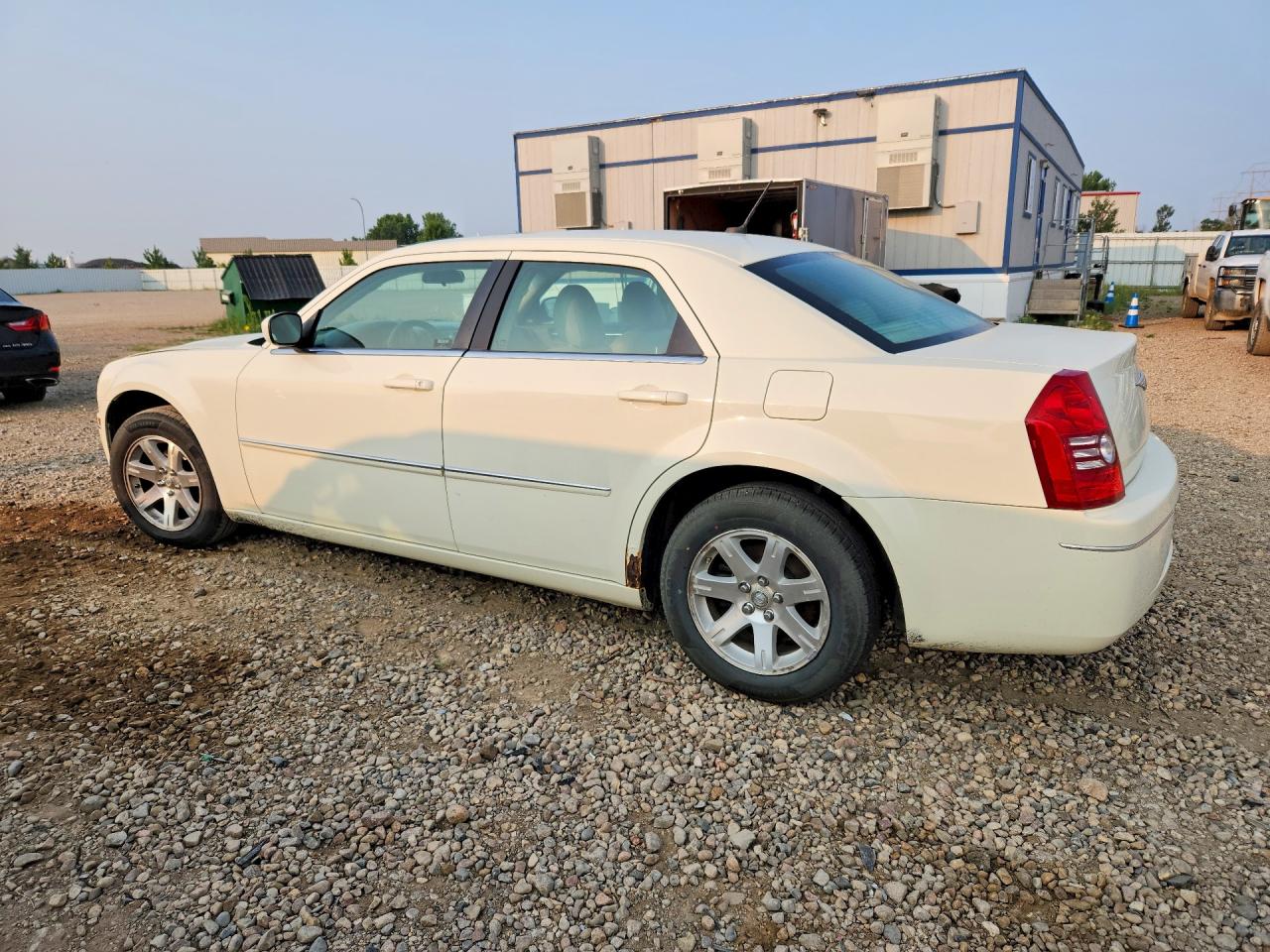 2008 Chrysler 300 Touring White vin: 2C3KA53G68H131716