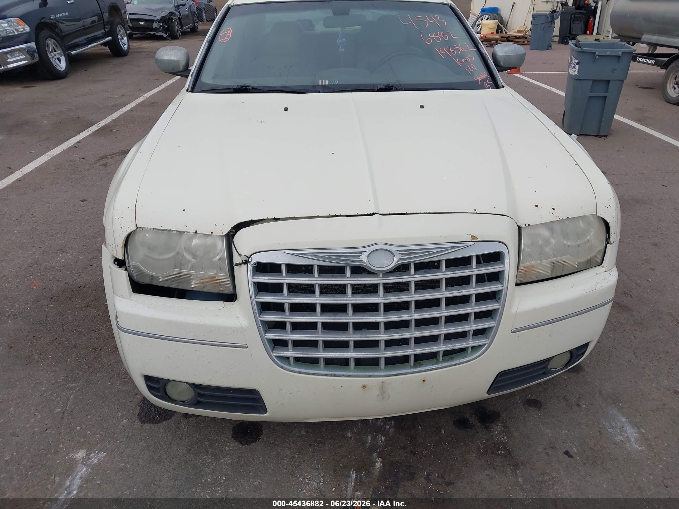 2006 Chrysler 300 Touring Кремовый vin: 2C3KA53G76H458204